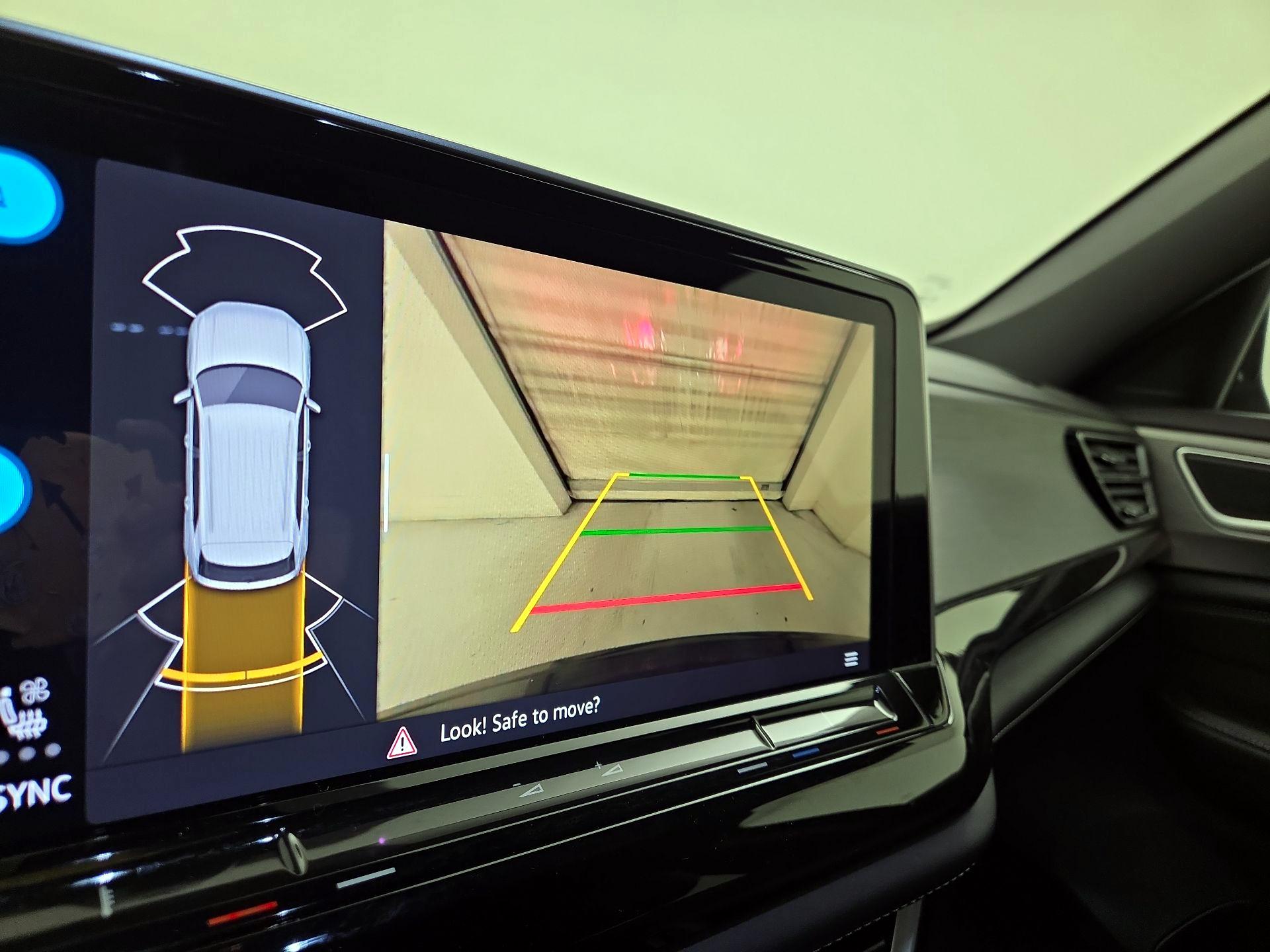 Thumbnail: 2024 Volkswagen Atlas - 14