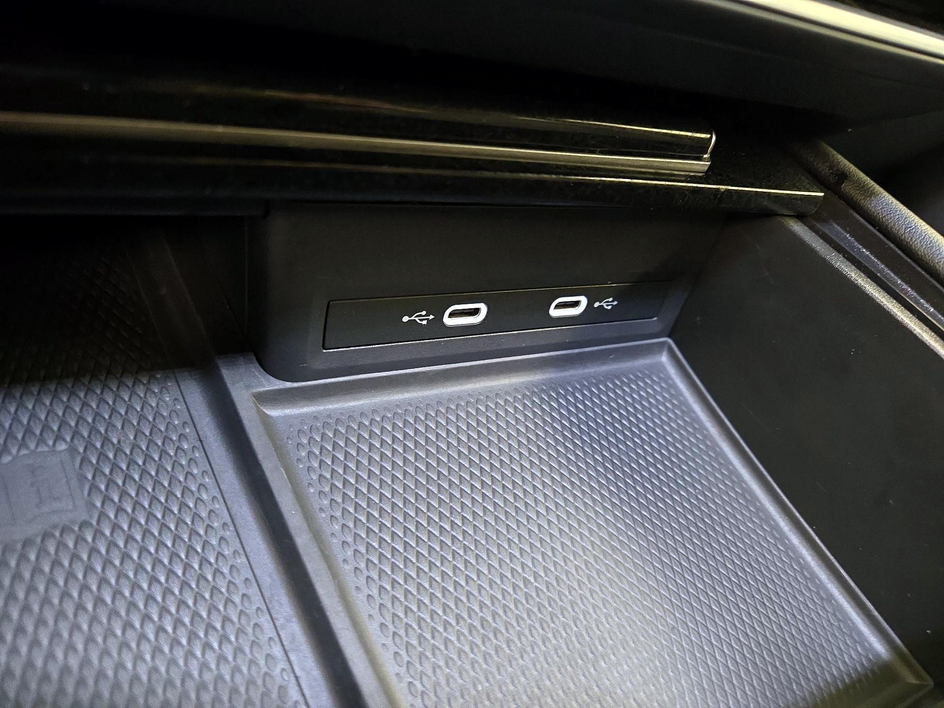 Thumbnail: 2024 Volkswagen Atlas - 18