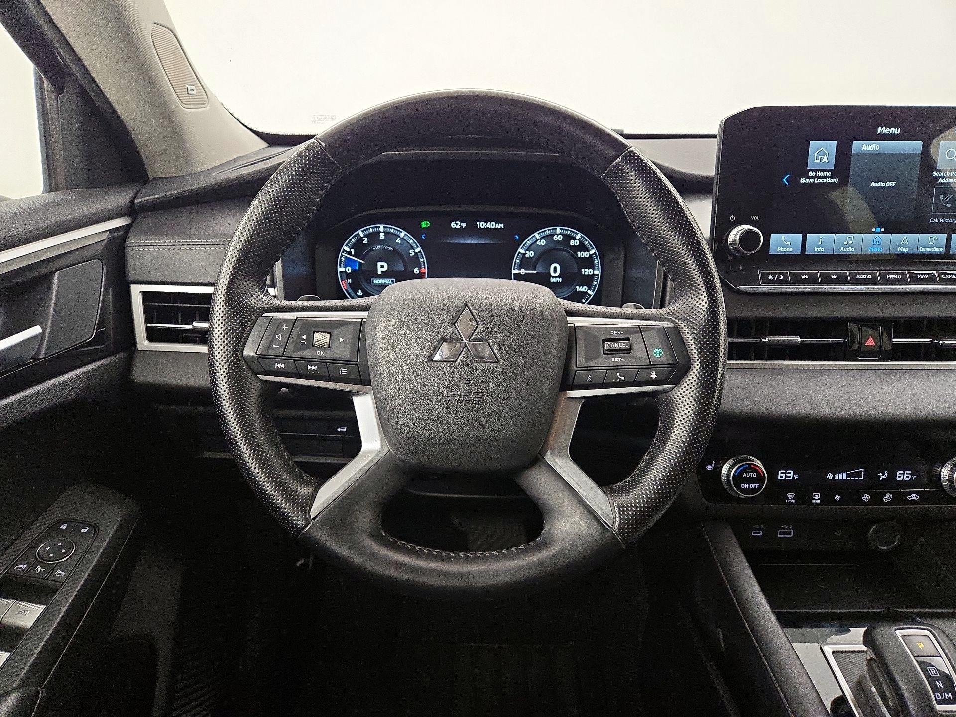 Thumbnail: 2024 Mitsubishi Outlander - 10