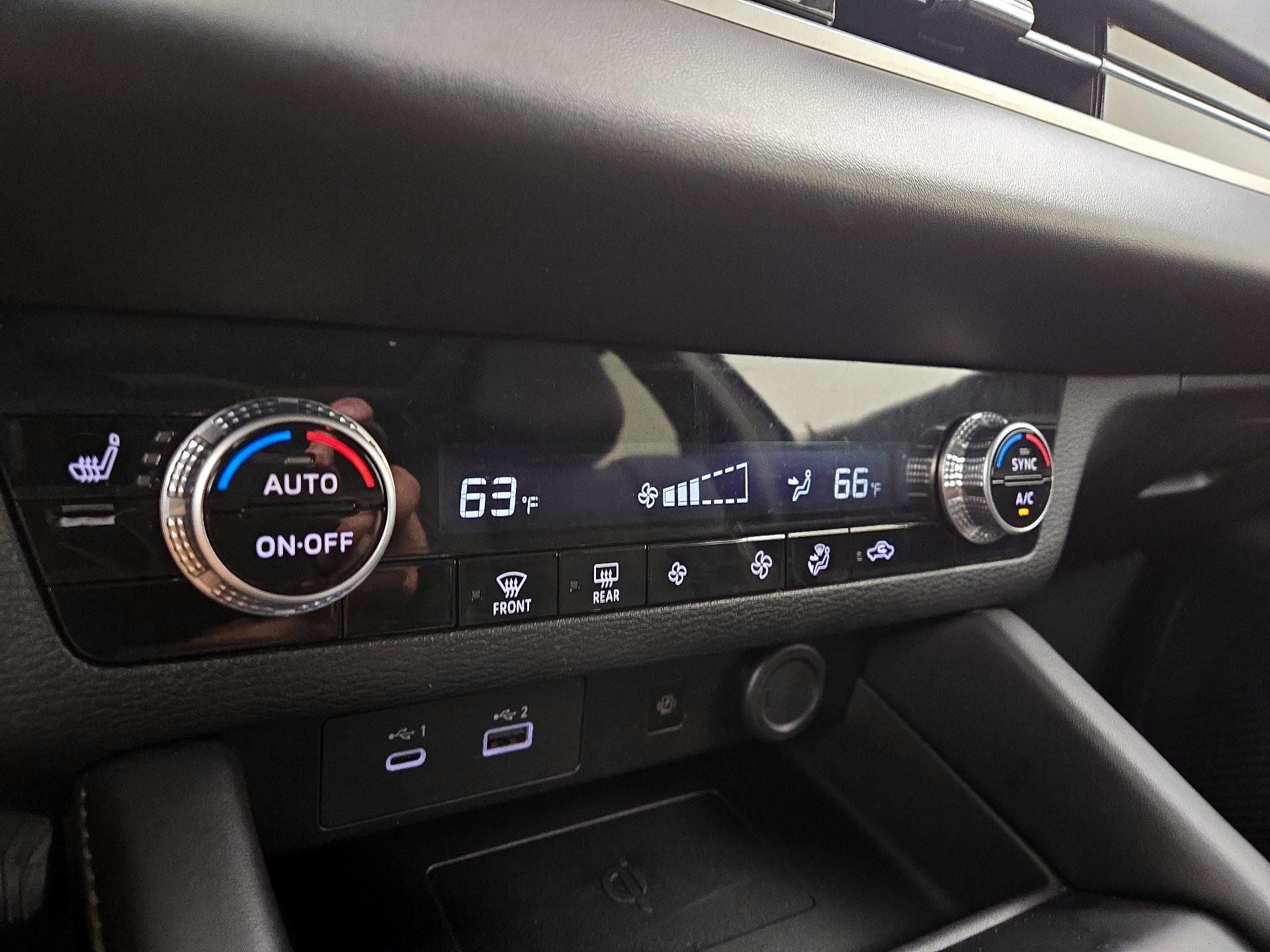 Thumbnail: 2024 Mitsubishi Outlander - 17