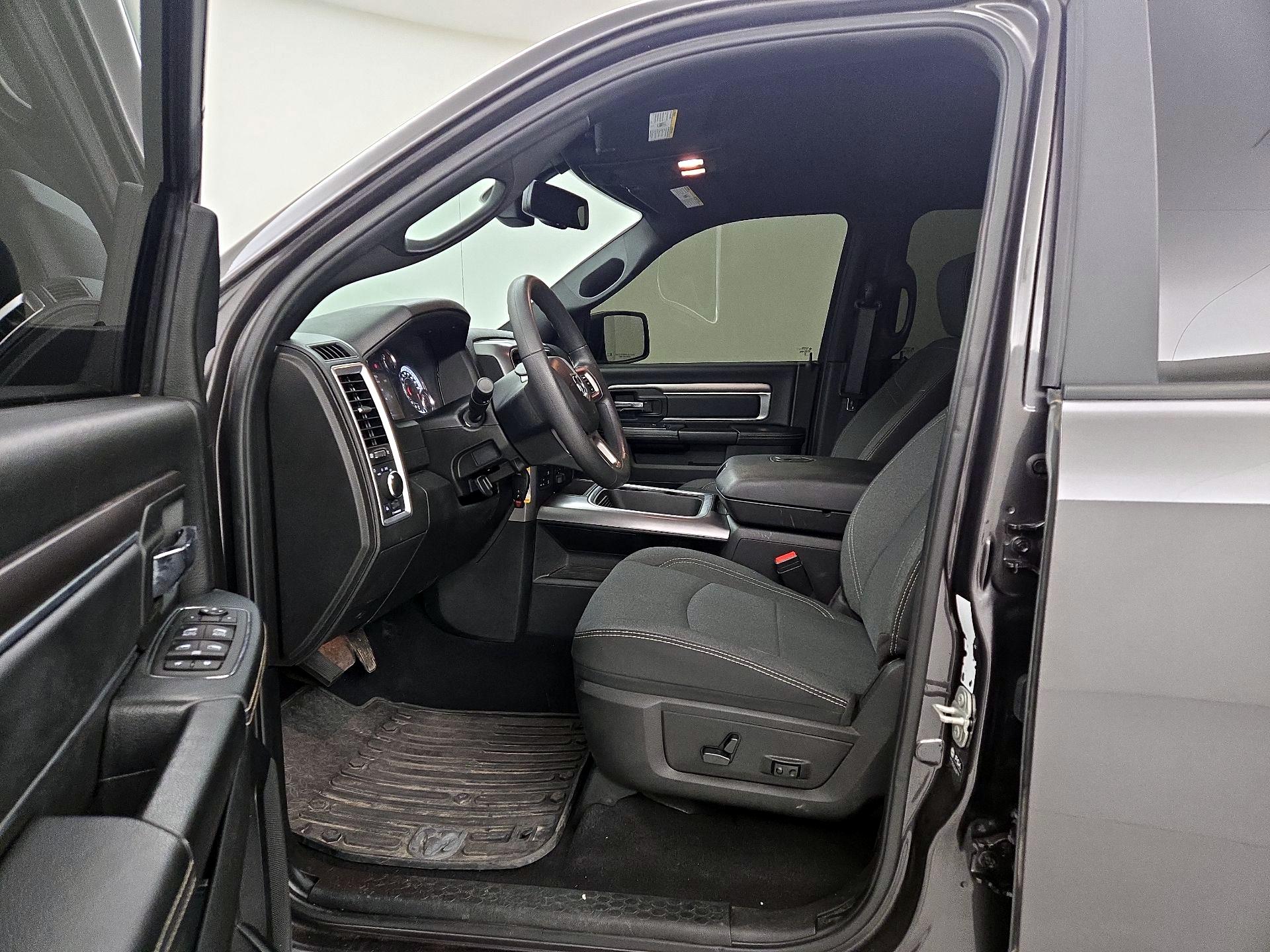 Thumbnail: 2024 RAM 1500 Classic - 11