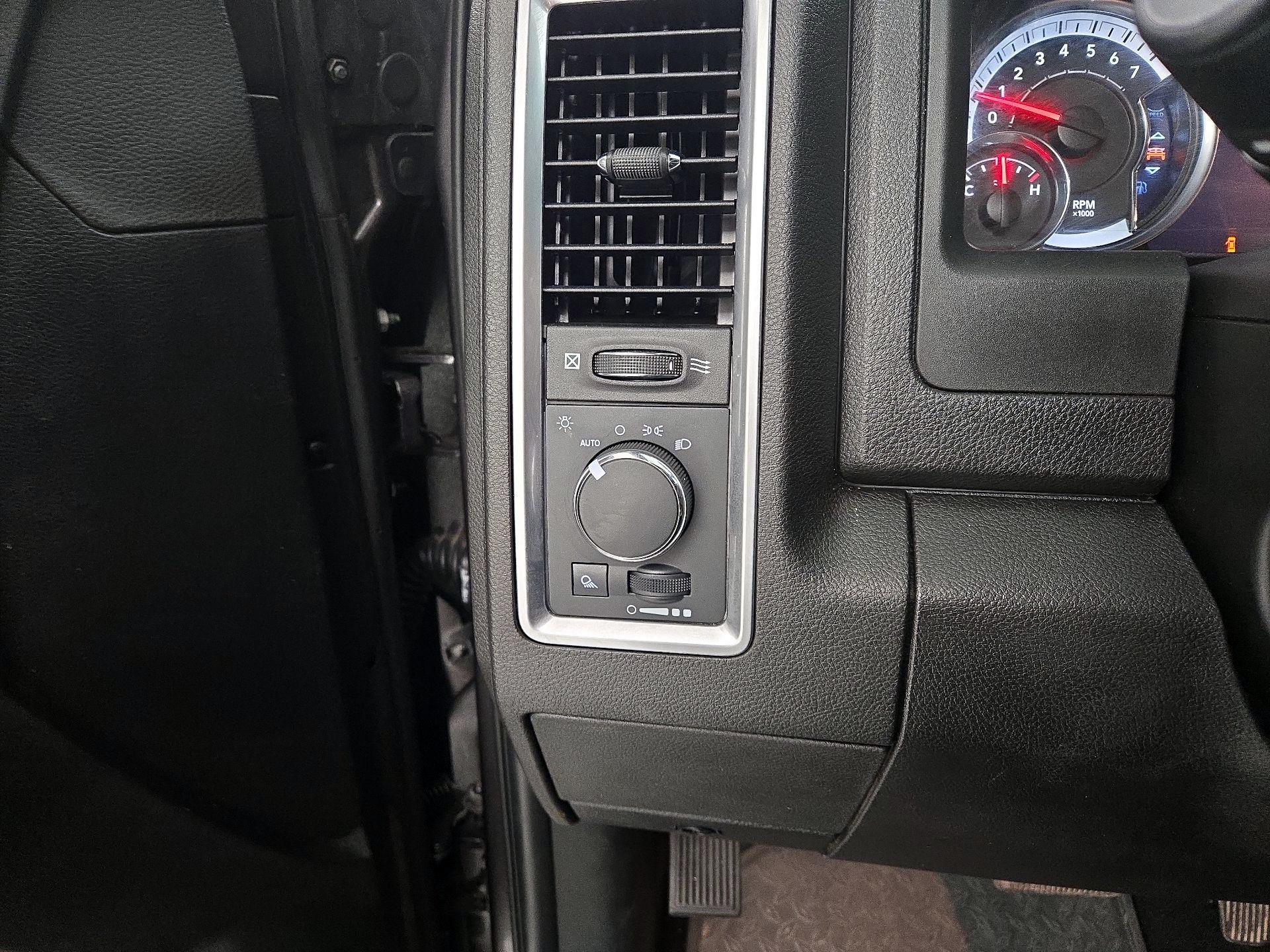 Thumbnail: 2024 RAM 1500 Classic - 13