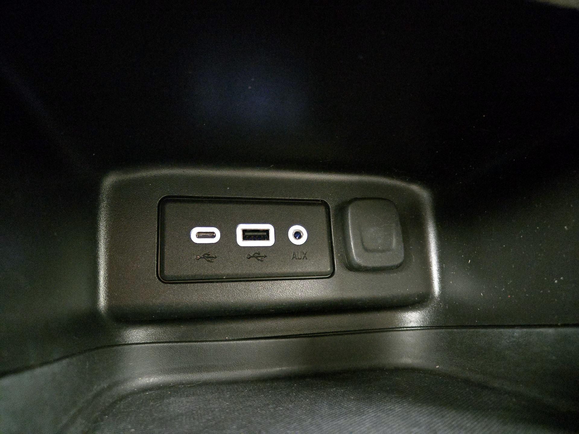 Thumbnail: 2023 Chevrolet Equinox - 18