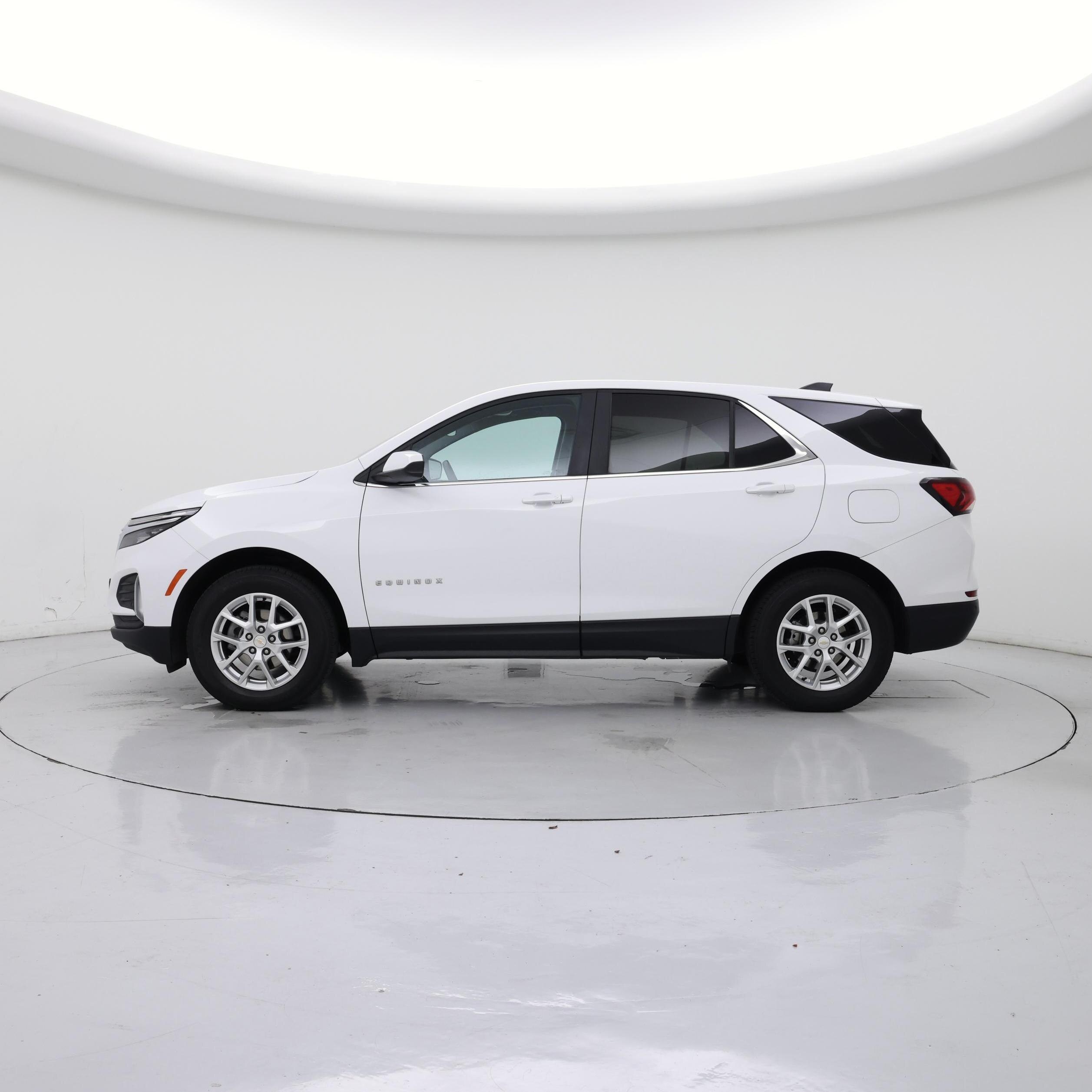 Thumbnail: 2023 Chevrolet Equinox - 3