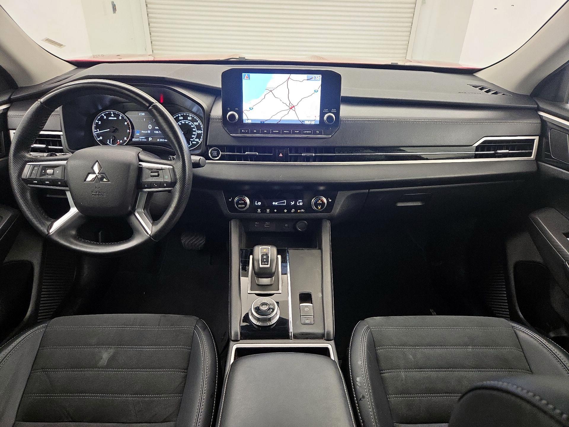 Thumbnail: 2024 Mitsubishi Outlander - 9