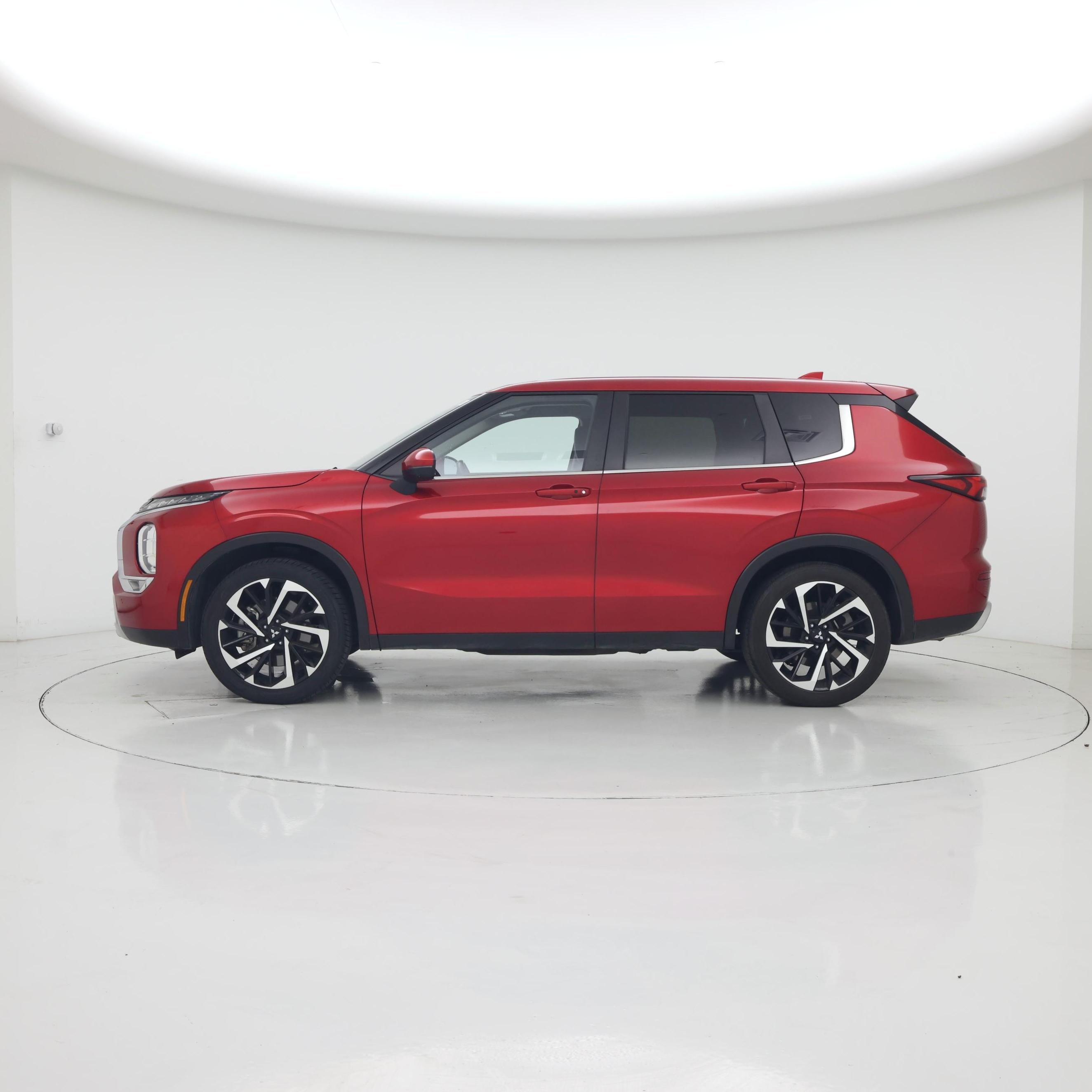 Thumbnail: 2024 Mitsubishi Outlander - 3