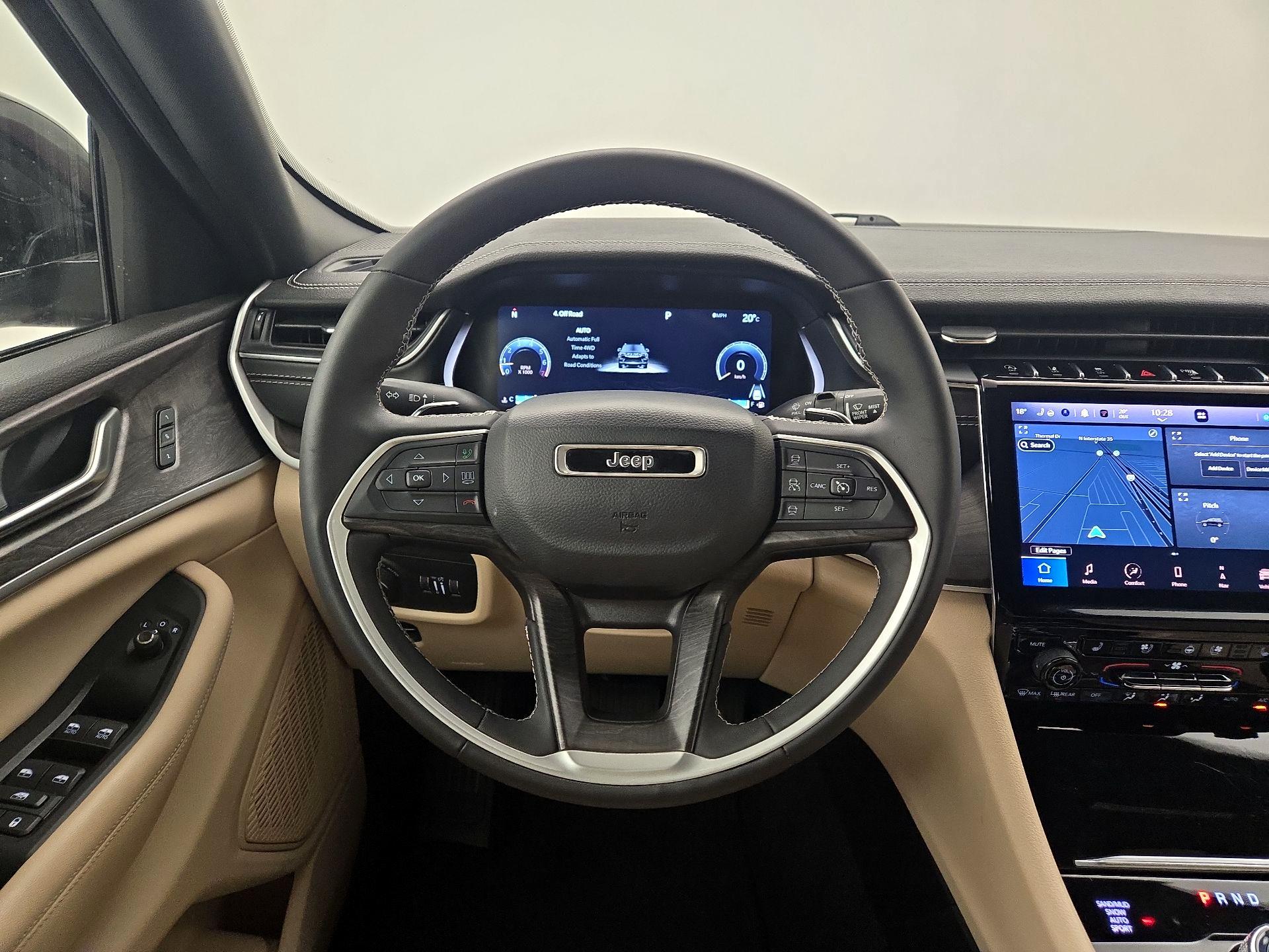 Thumbnail: 2023 Jeep Grand Cherokee - 10