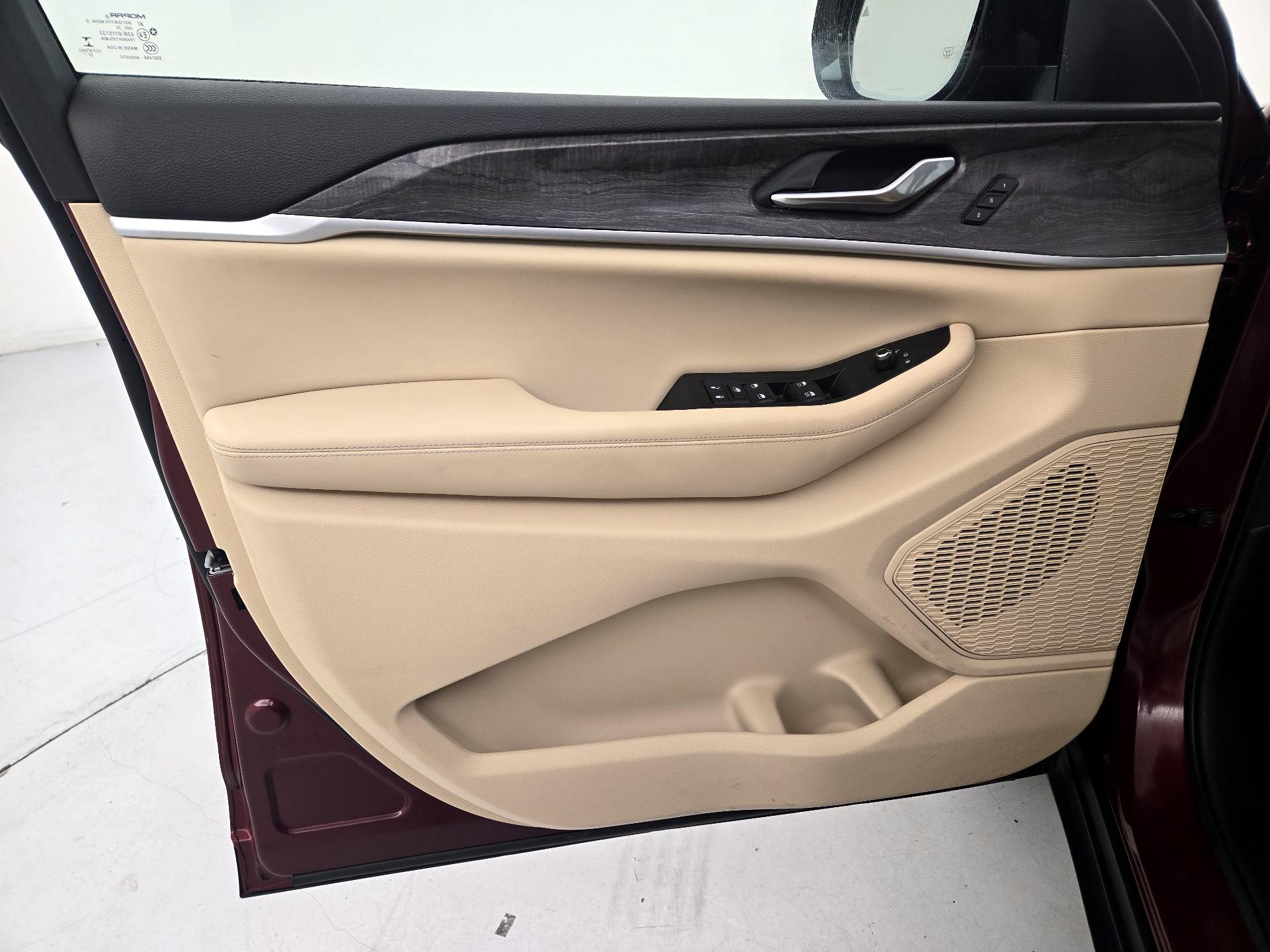 Thumbnail: 2023 Jeep Grand Cherokee - 12