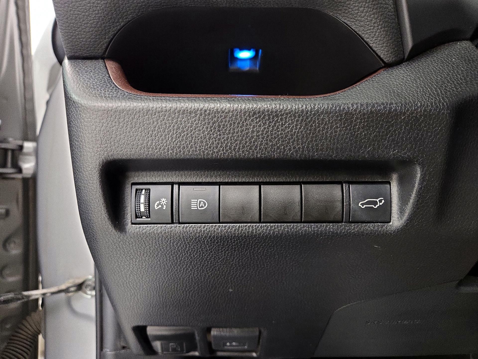 Thumbnail: 2021 Toyota RAV4 - 13