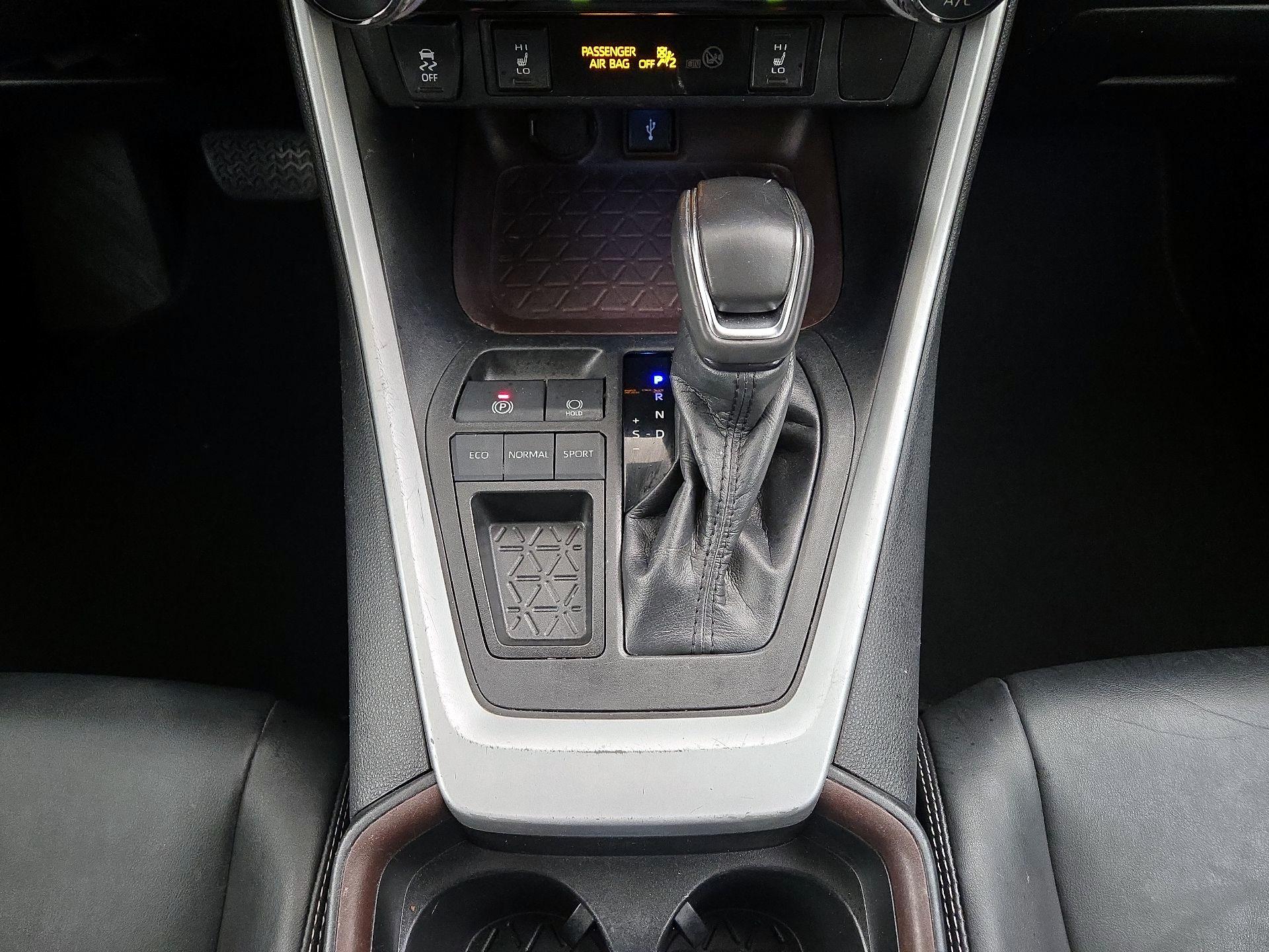 Thumbnail: 2021 Toyota RAV4 - 18