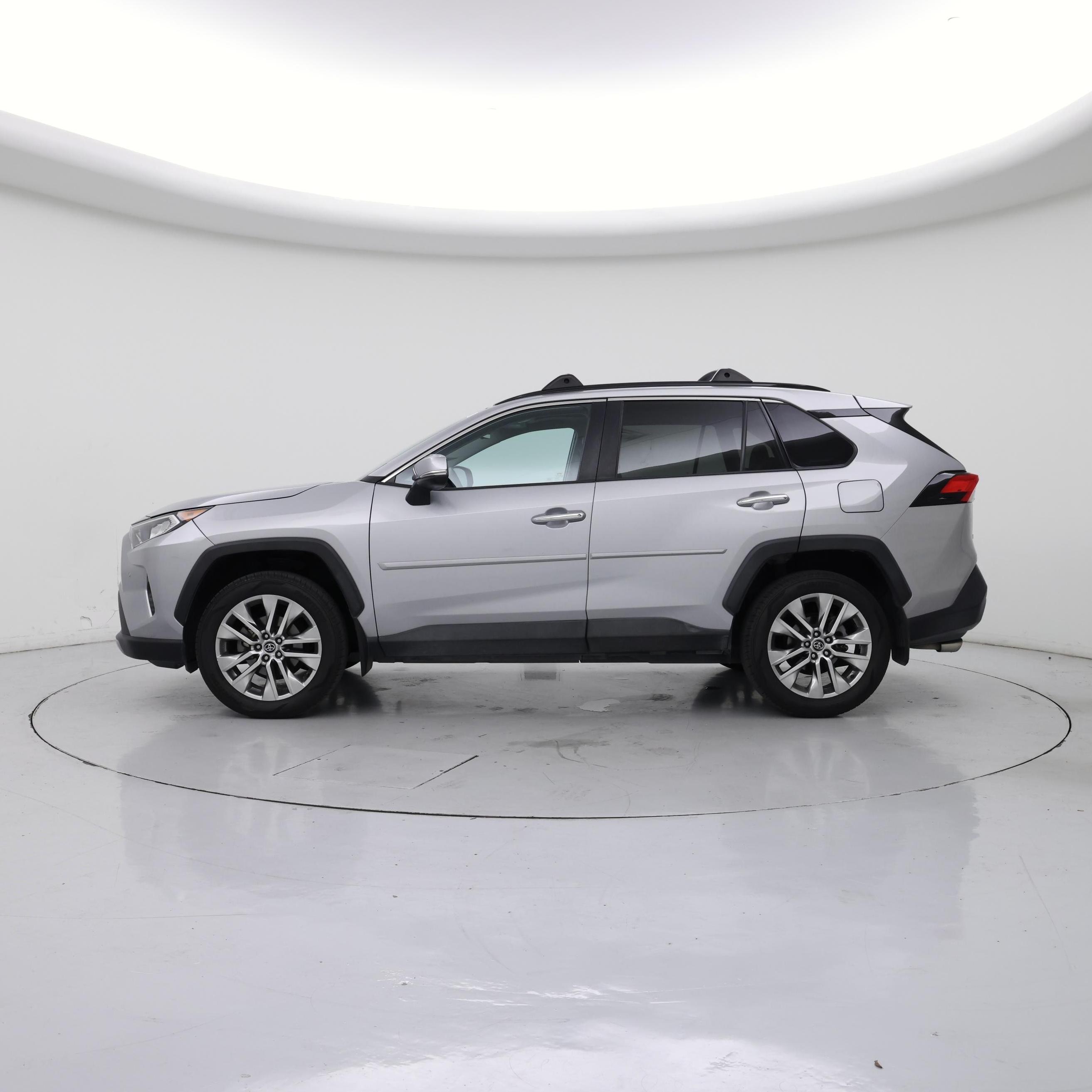 Thumbnail: 2021 Toyota RAV4 - 3