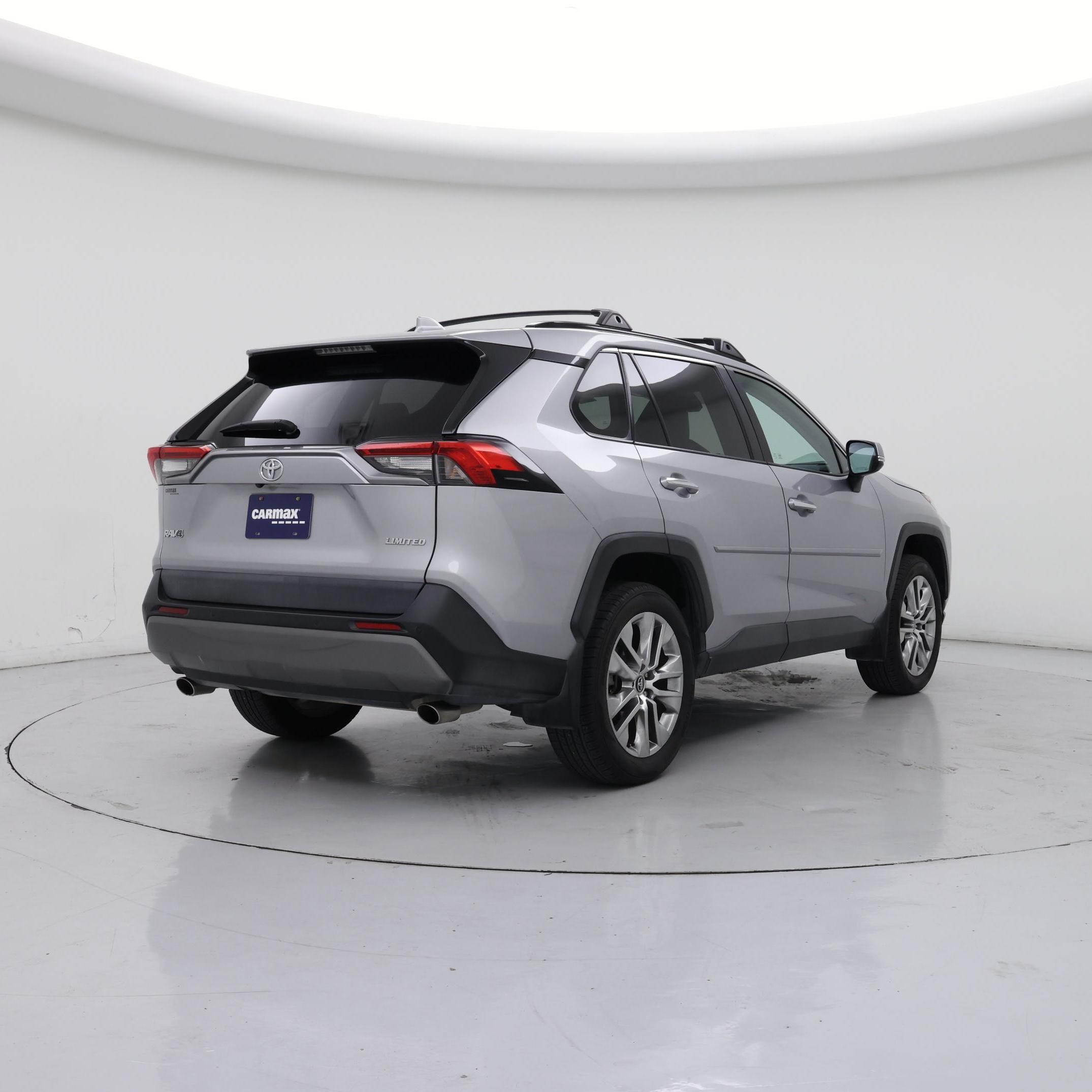Thumbnail: 2021 Toyota RAV4 - 8