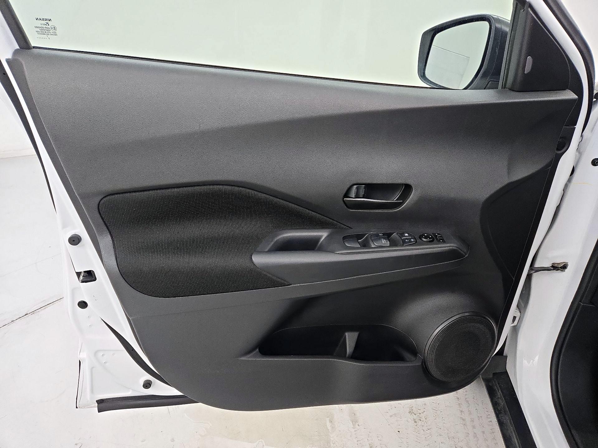 Thumbnail: 2023 Nissan Kicks - 12