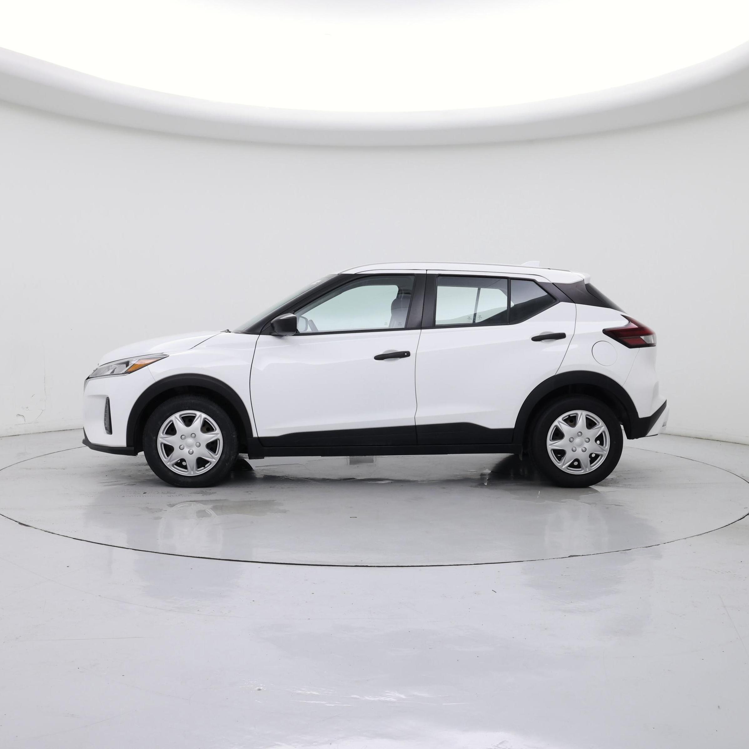 Thumbnail: 2023 Nissan Kicks - 3