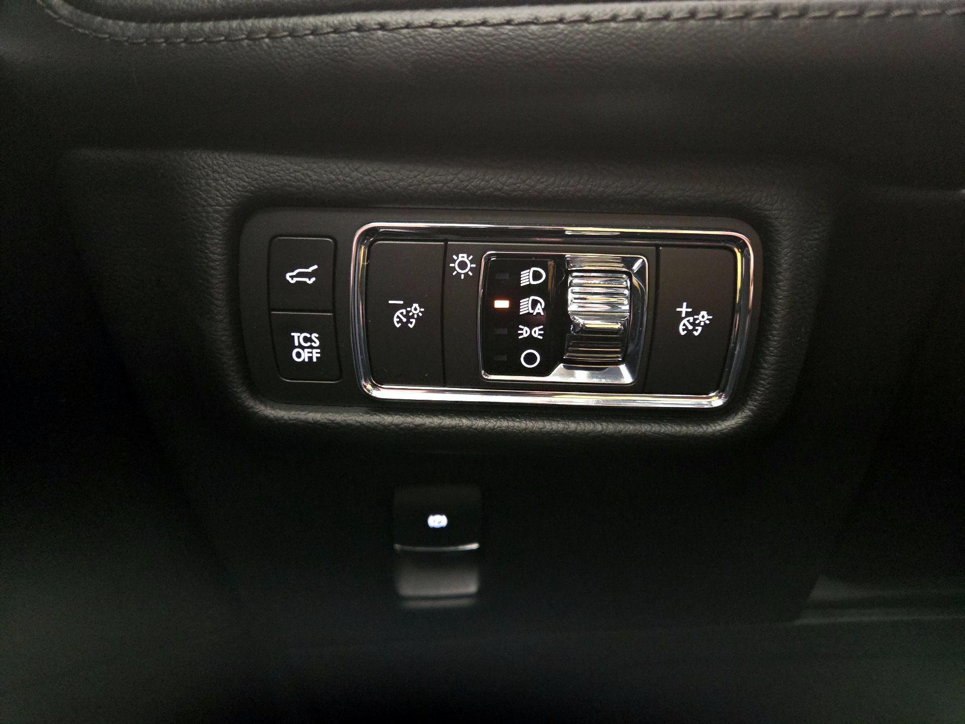 Thumbnail: 2021 Lincoln Nautilus - 13