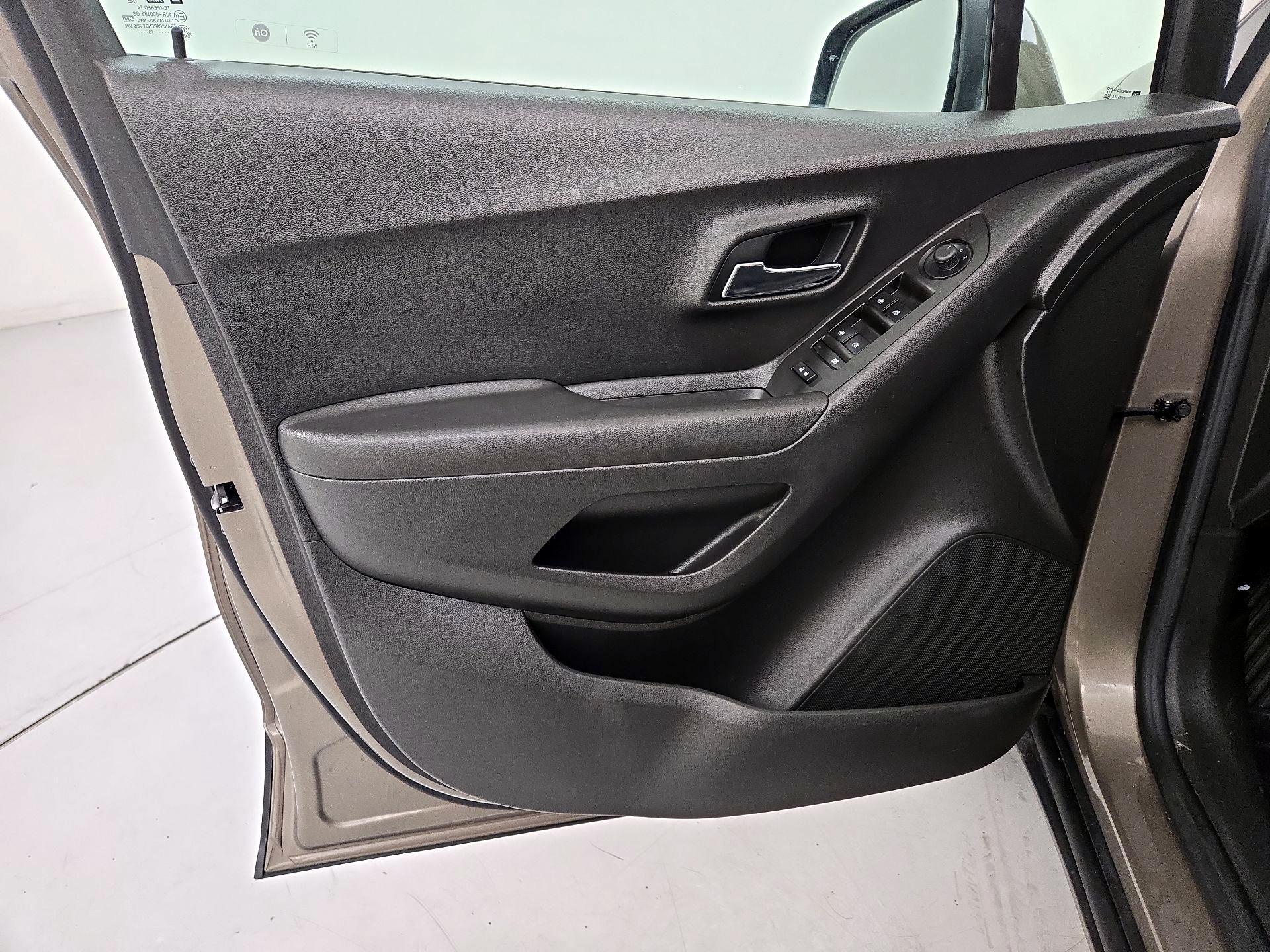 Thumbnail: 2020 Chevrolet Trax - 12