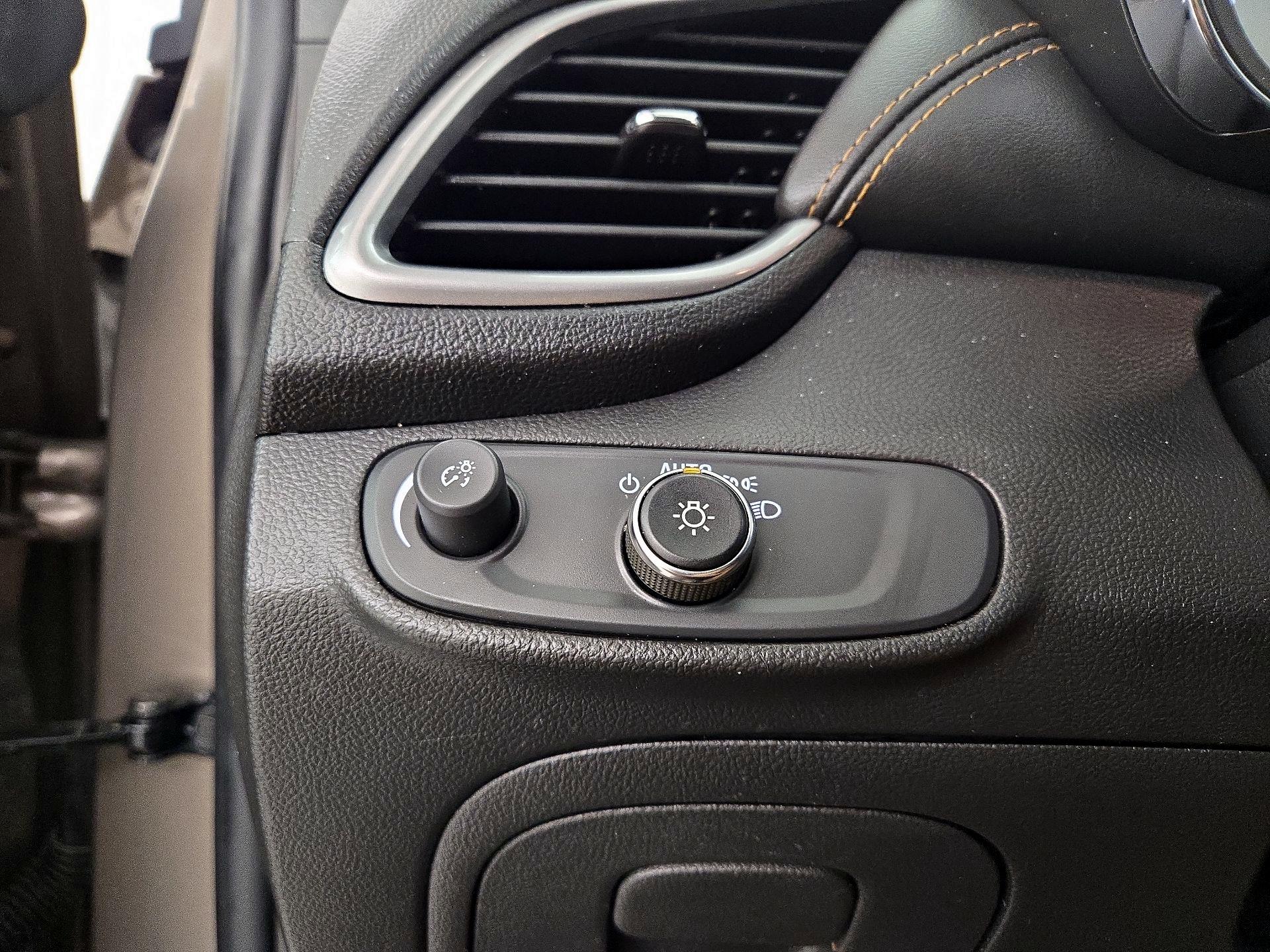 Thumbnail: 2020 Chevrolet Trax - 13