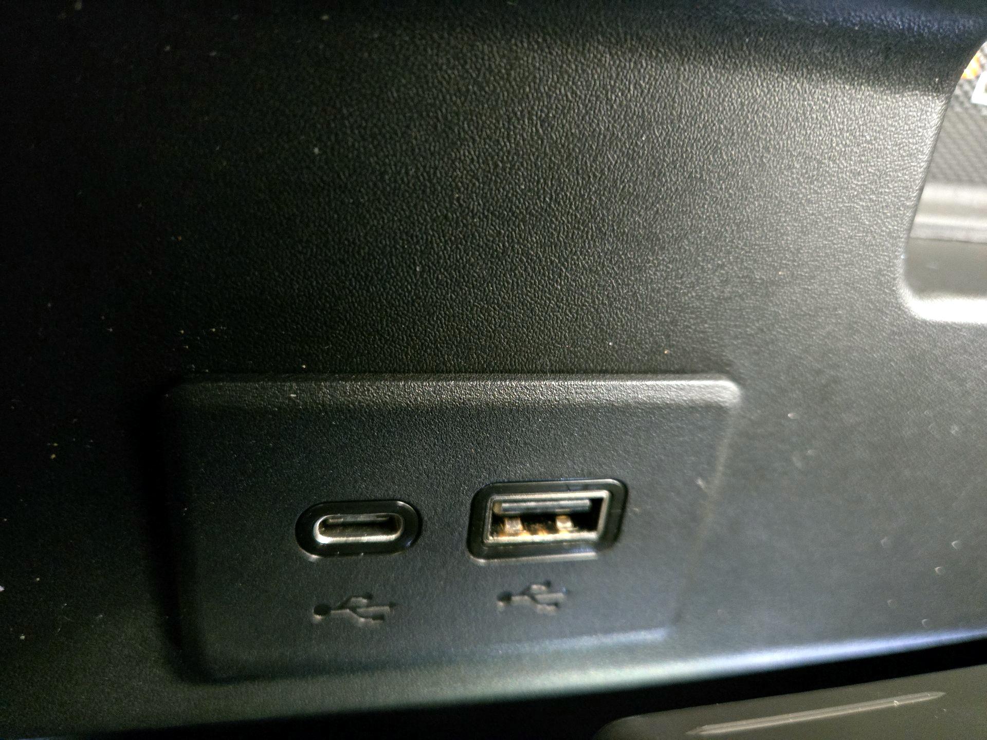 Thumbnail: 2022 Chevrolet Silverado 1500 - 19