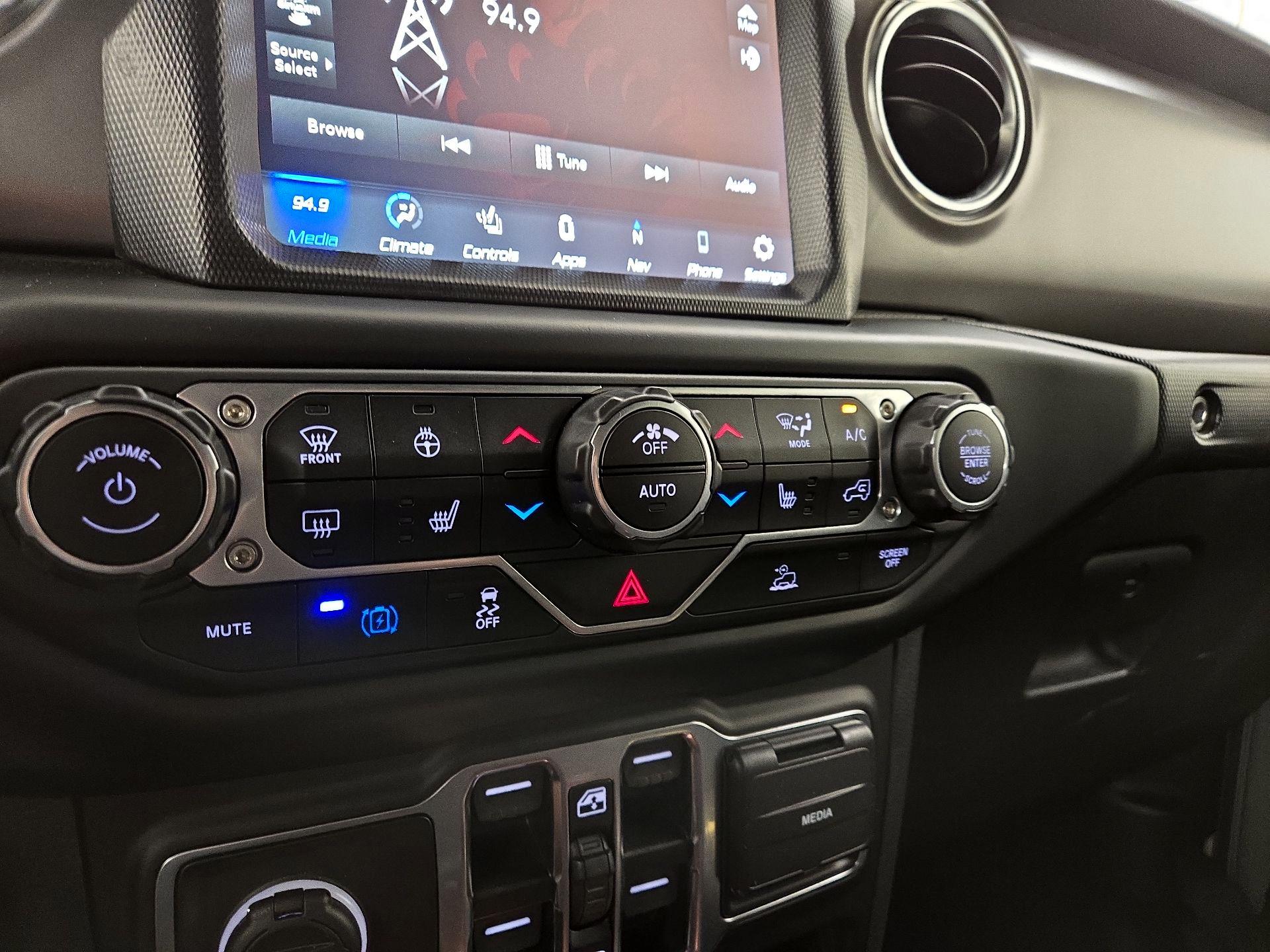 Thumbnail: 2023 Jeep Wrangler - 17