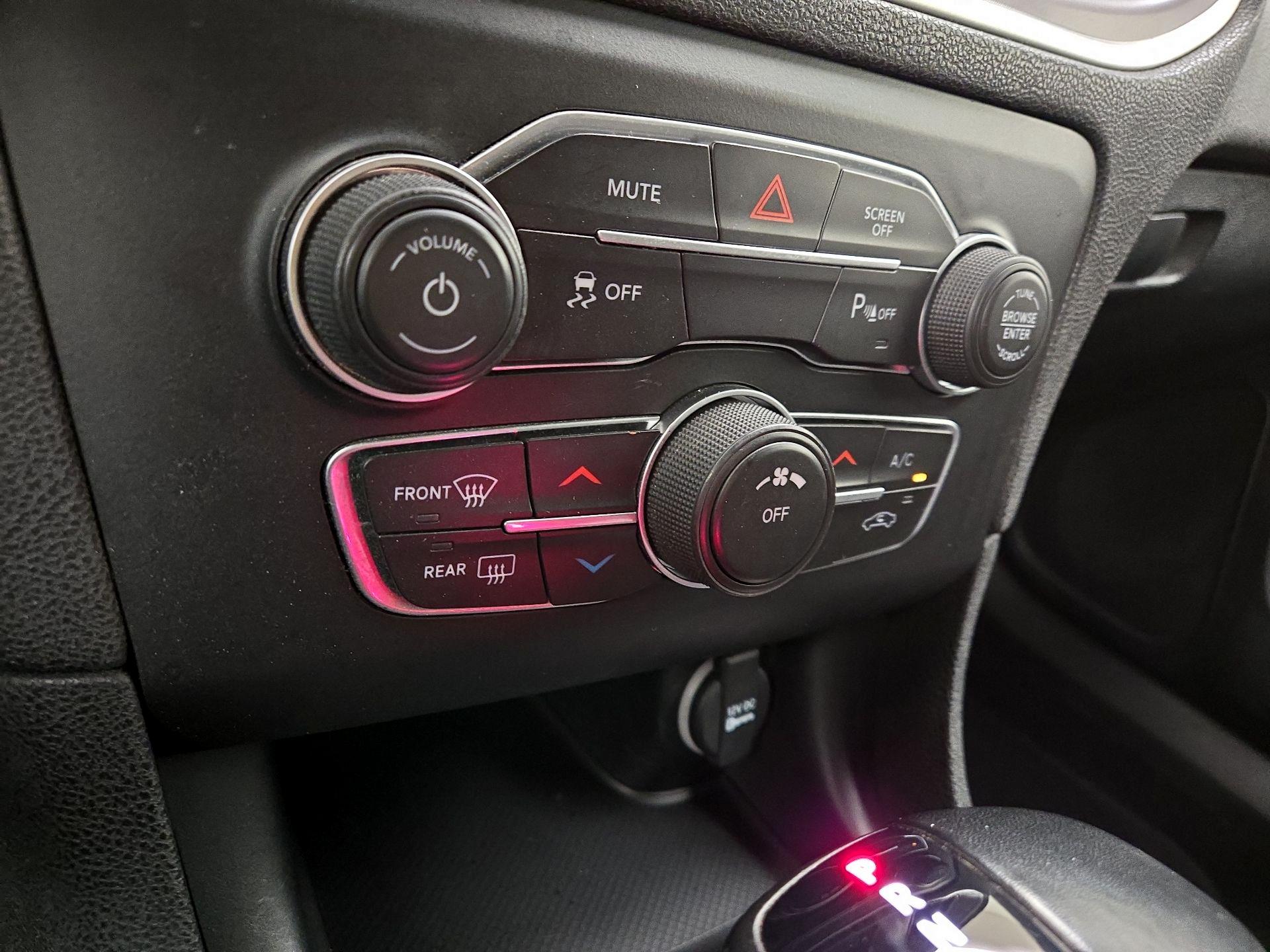 Thumbnail: 2022 Dodge Charger - 16