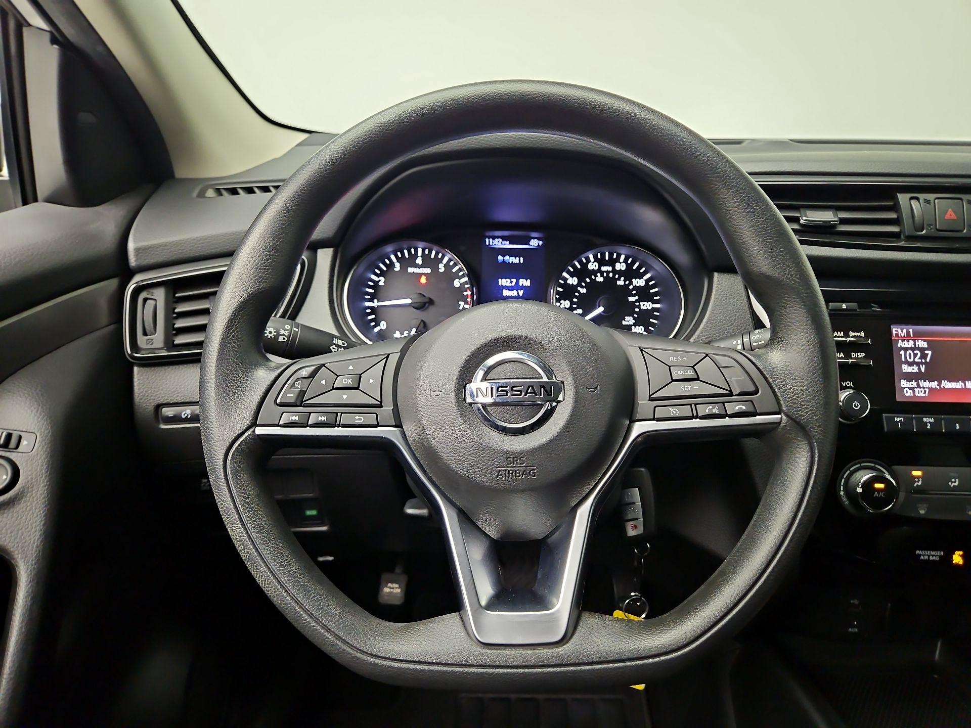 Thumbnail: 2018 Nissan Rogue Sport - 10