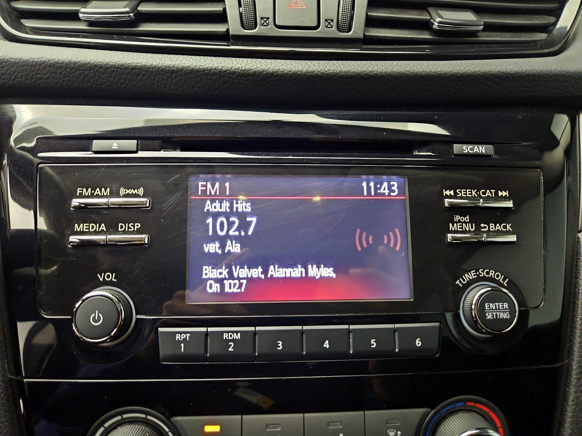 Thumbnail: 2018 Nissan Rogue Sport - 15