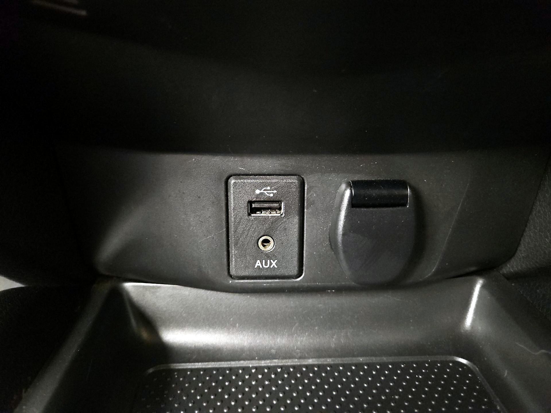 Thumbnail: 2018 Nissan Rogue Sport - 18