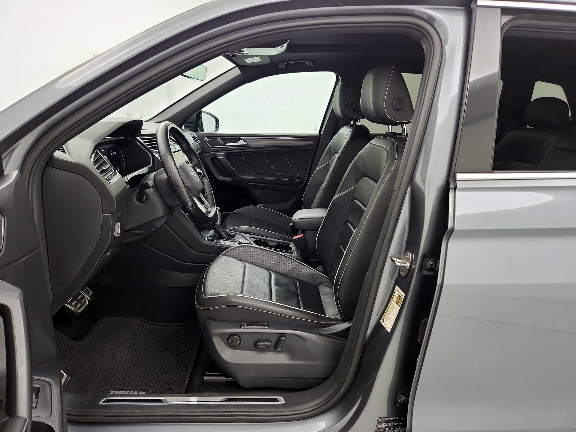 Thumbnail: 2022 Volkswagen Tiguan - 11