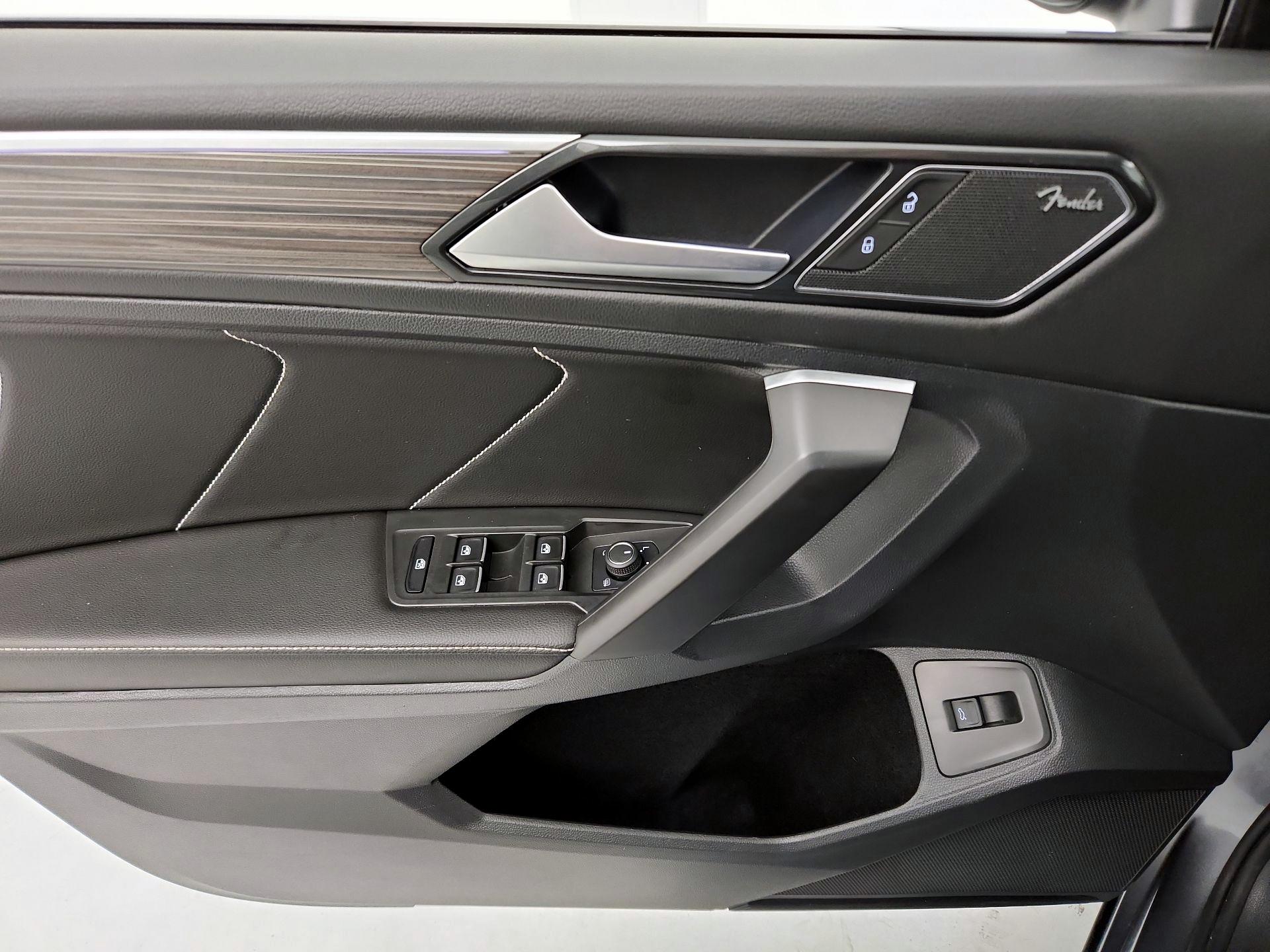 Thumbnail: 2022 Volkswagen Tiguan - 12