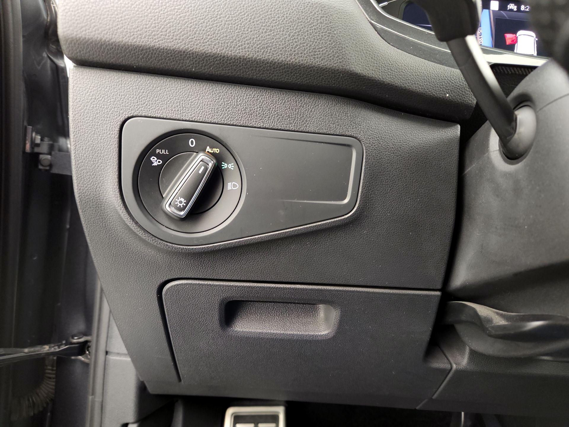 Thumbnail: 2022 Volkswagen Tiguan - 13