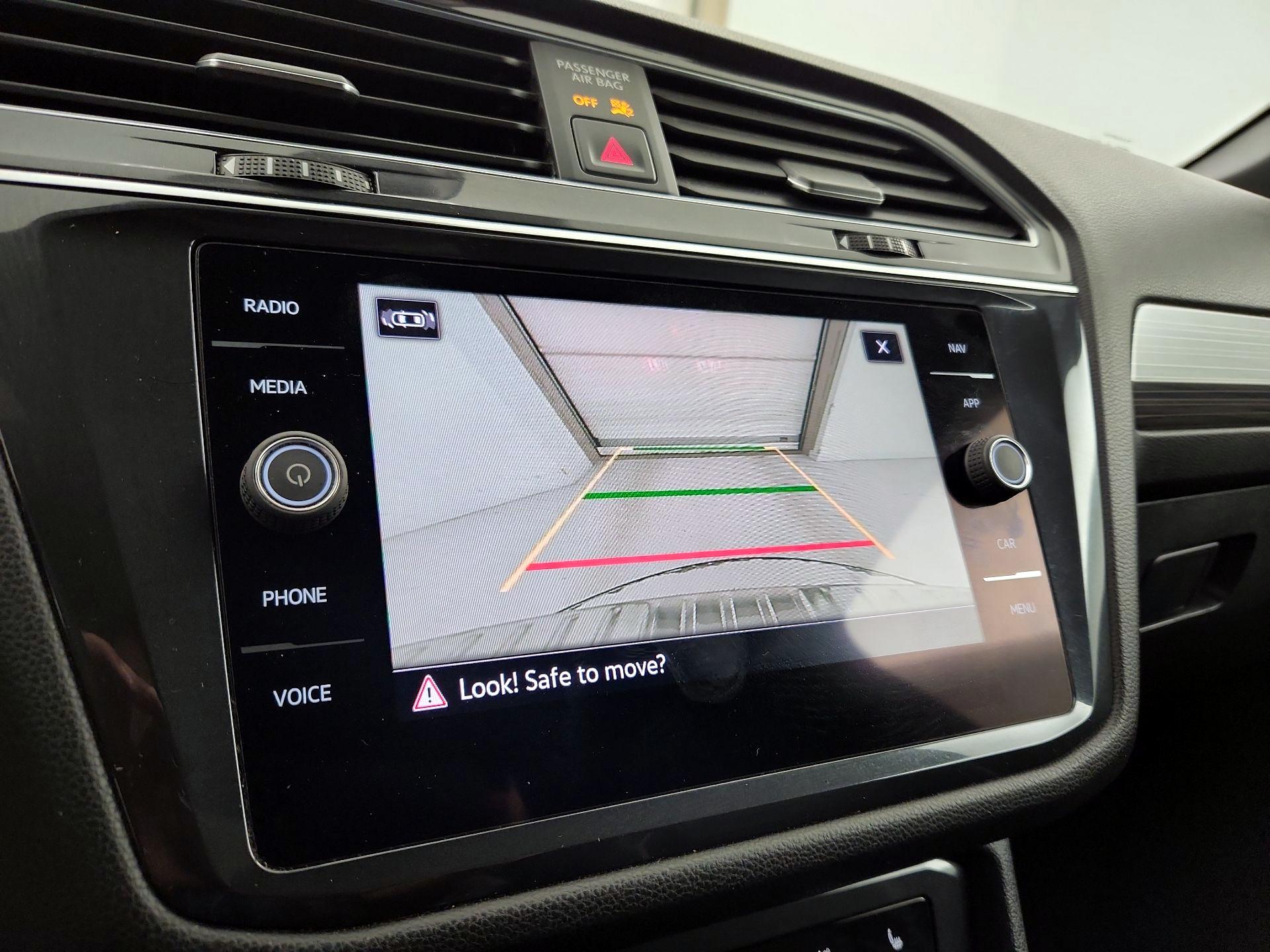 Thumbnail: 2022 Volkswagen Tiguan - 14