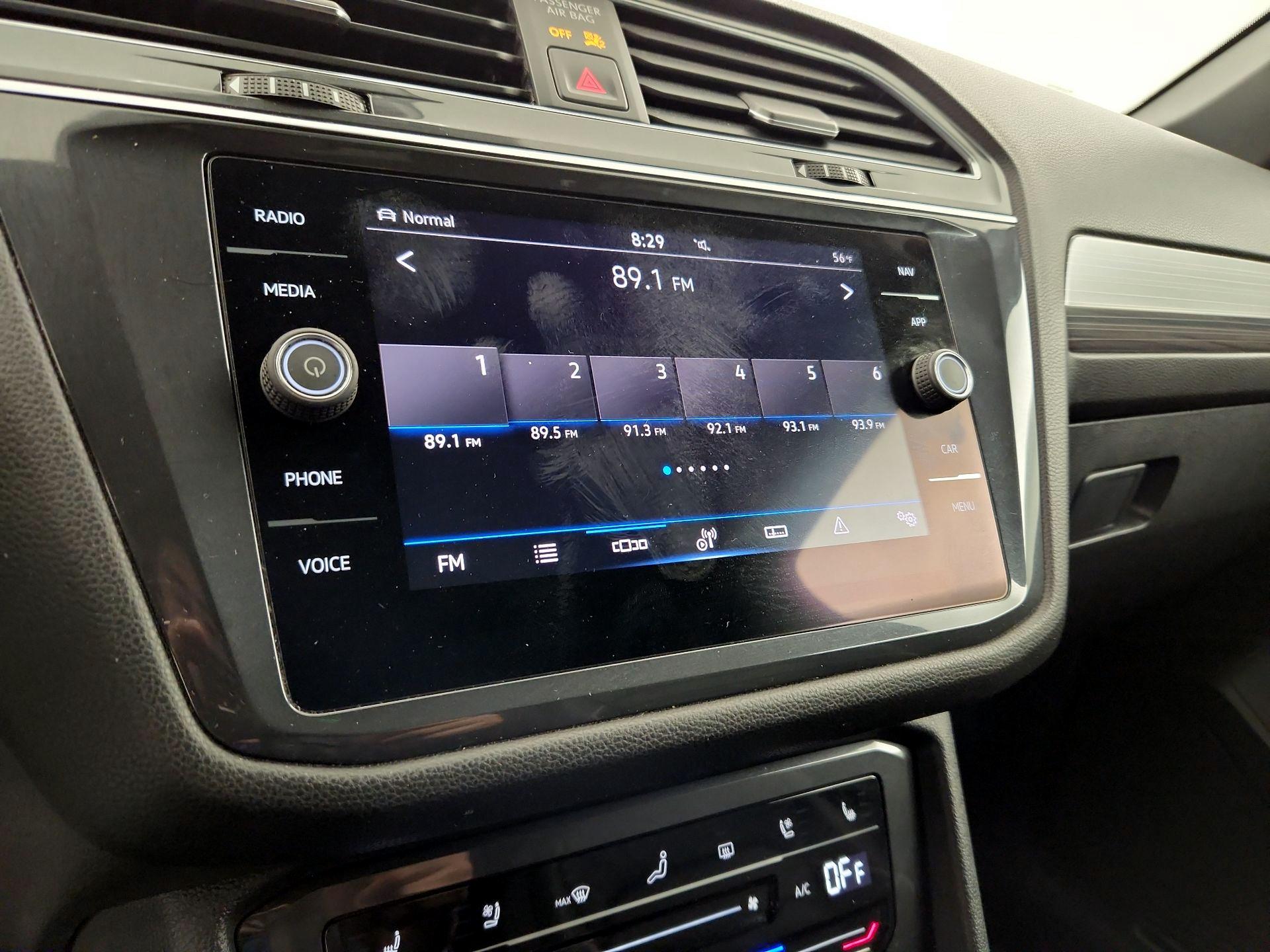 Thumbnail: 2022 Volkswagen Tiguan - 15