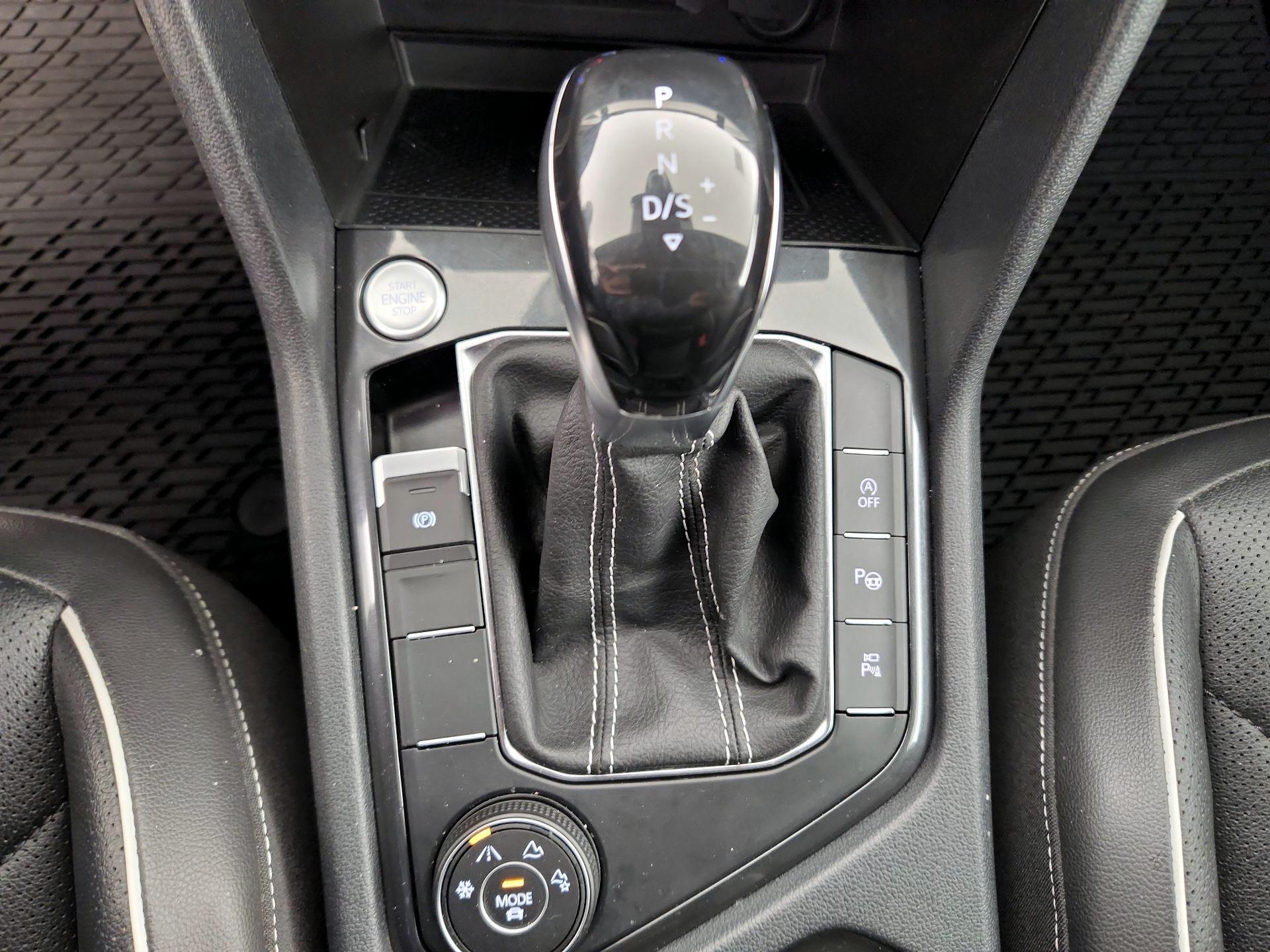 Thumbnail: 2022 Volkswagen Tiguan - 17