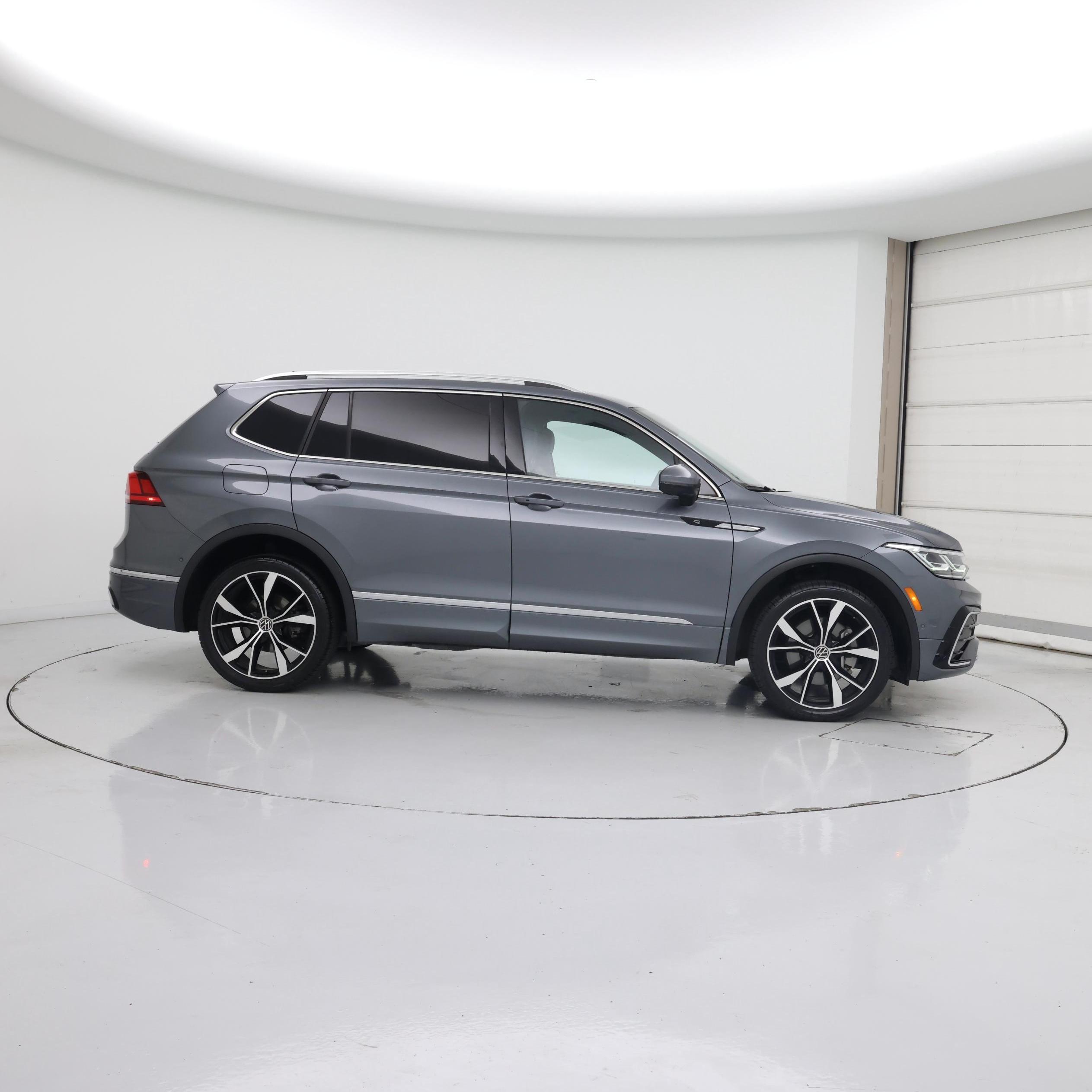 Thumbnail: 2022 Volkswagen Tiguan - 7