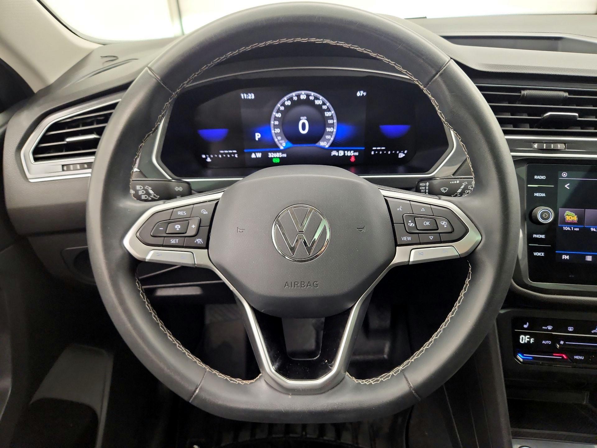 Thumbnail: 2023 Volkswagen Tiguan - 10