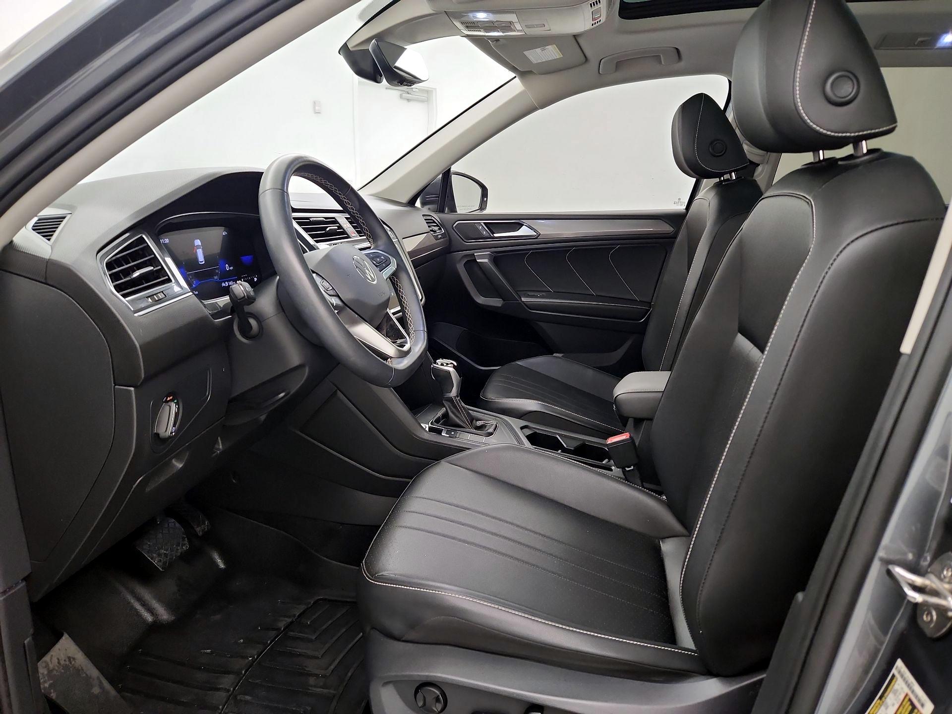 Thumbnail: 2023 Volkswagen Tiguan - 11