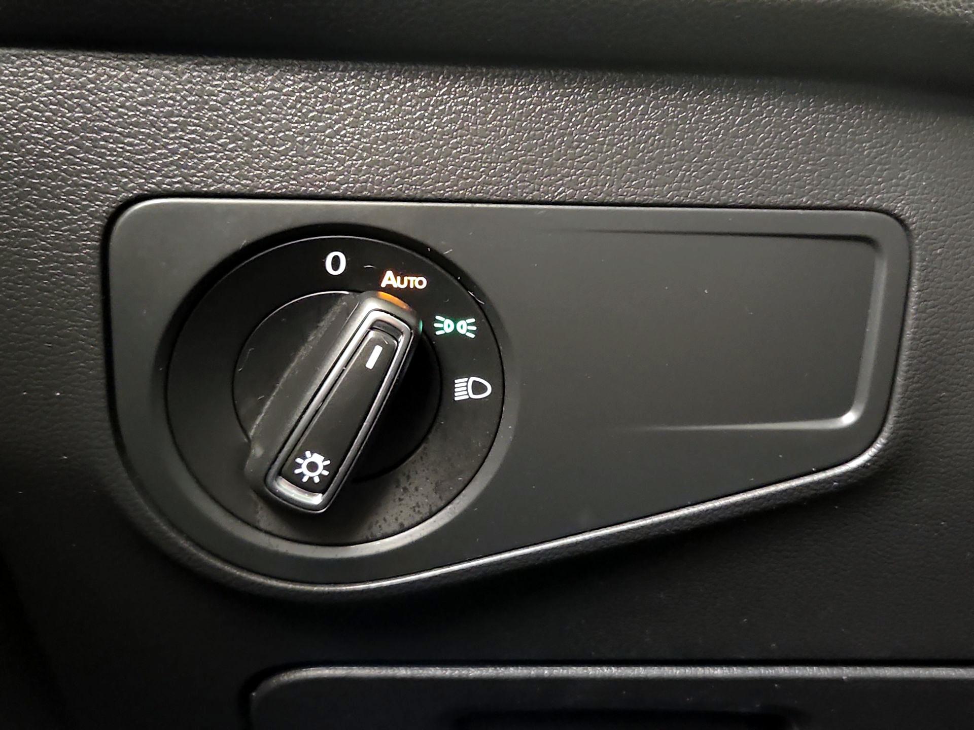 Thumbnail: 2023 Volkswagen Tiguan - 13