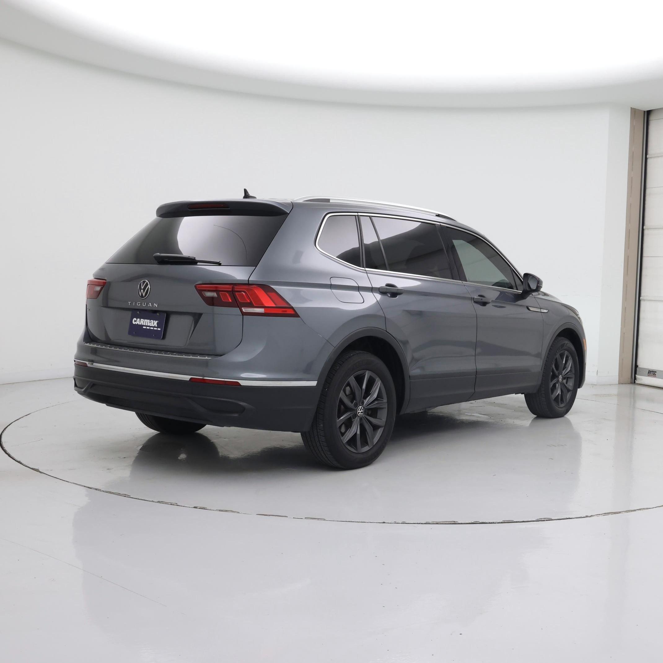 Thumbnail: 2023 Volkswagen Tiguan - 8