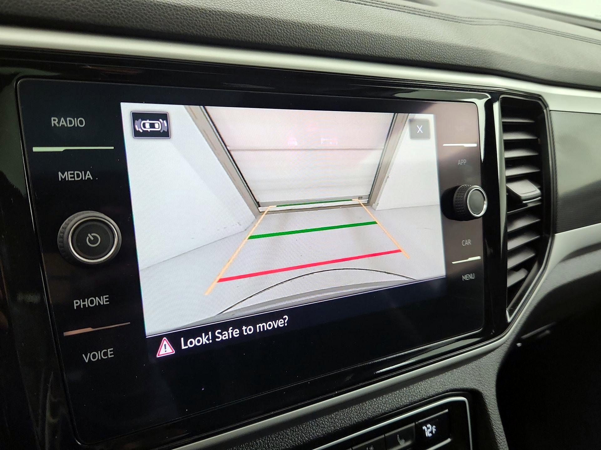 Thumbnail: 2022 Volkswagen Atlas - 14