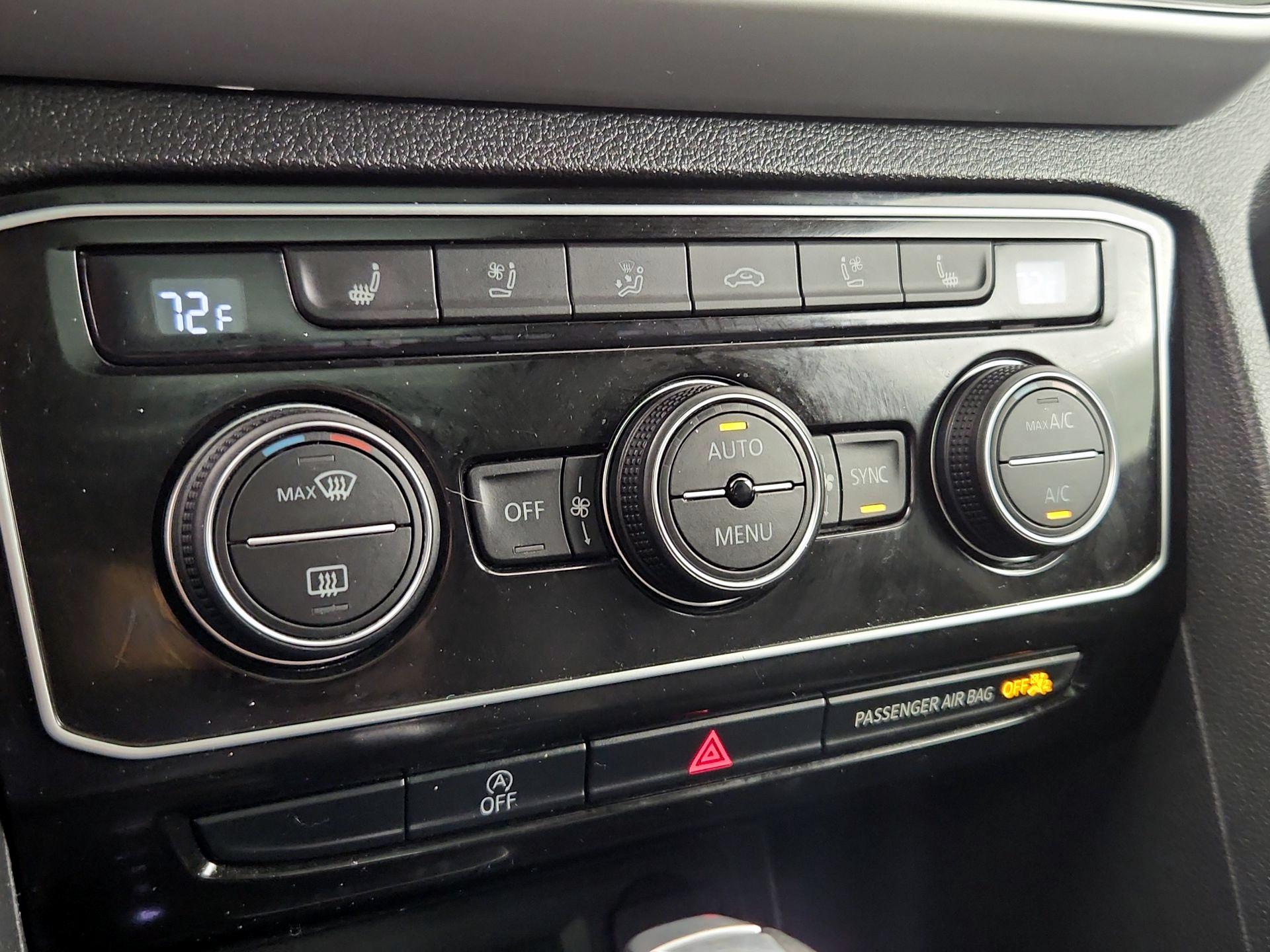 Thumbnail: 2022 Volkswagen Atlas - 16