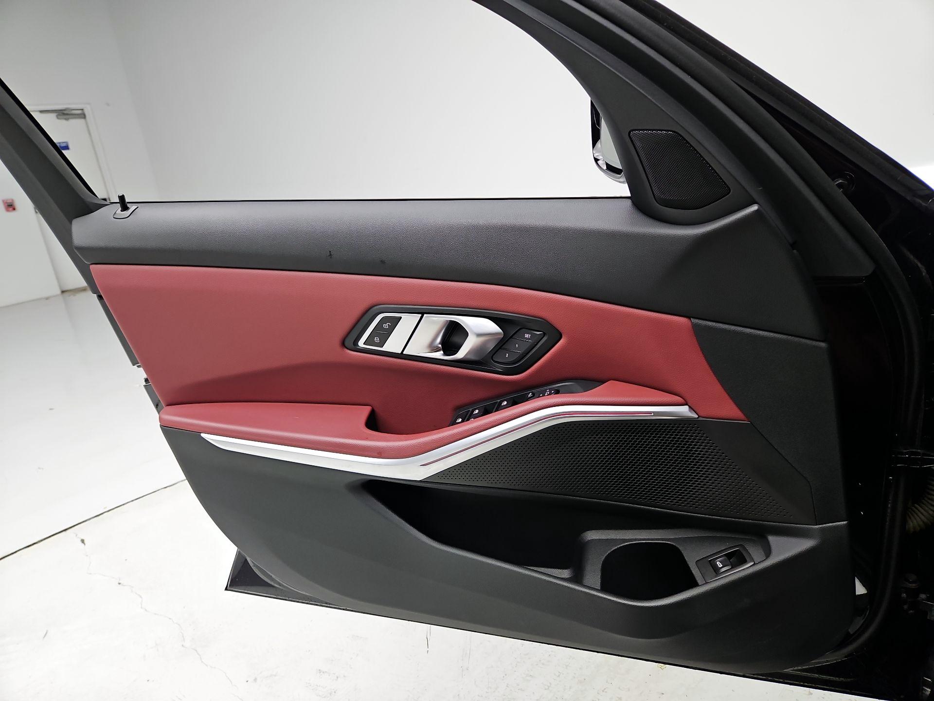 Thumbnail: 2022 BMW 3 Series - 12