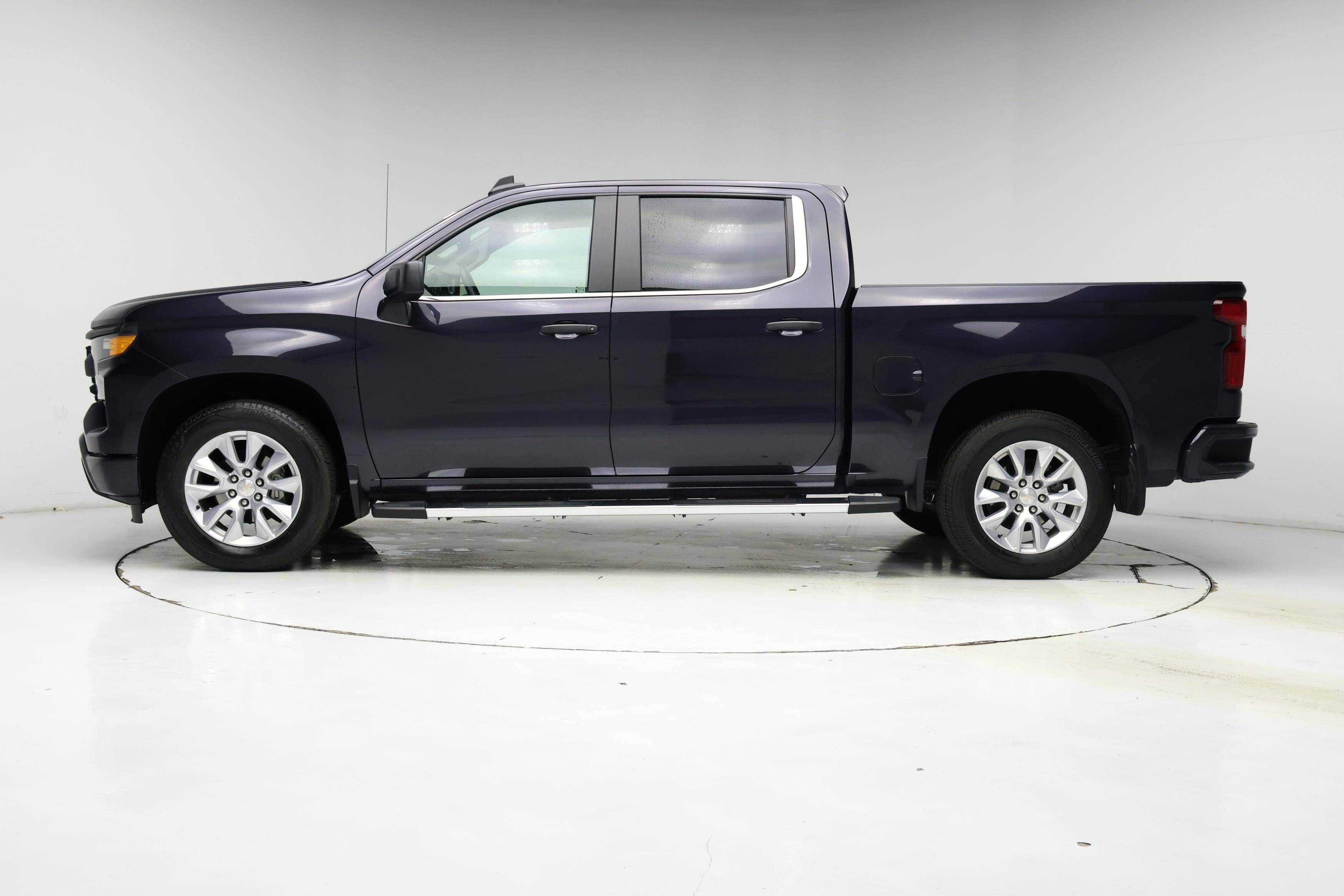 Thumbnail: 2023 Chevrolet Silverado 1500 - 3