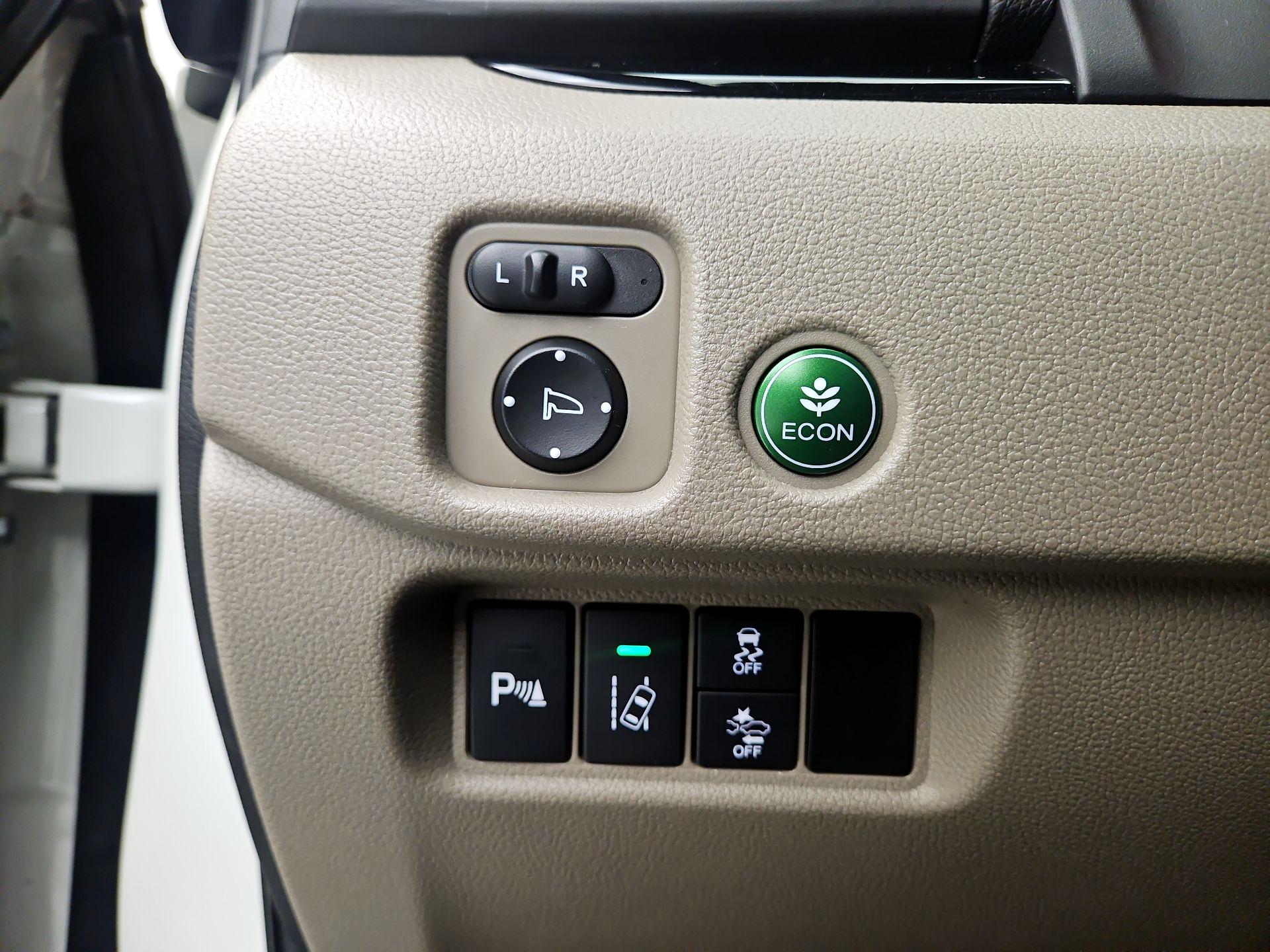 Thumbnail: 2016 Honda Pilot - 13