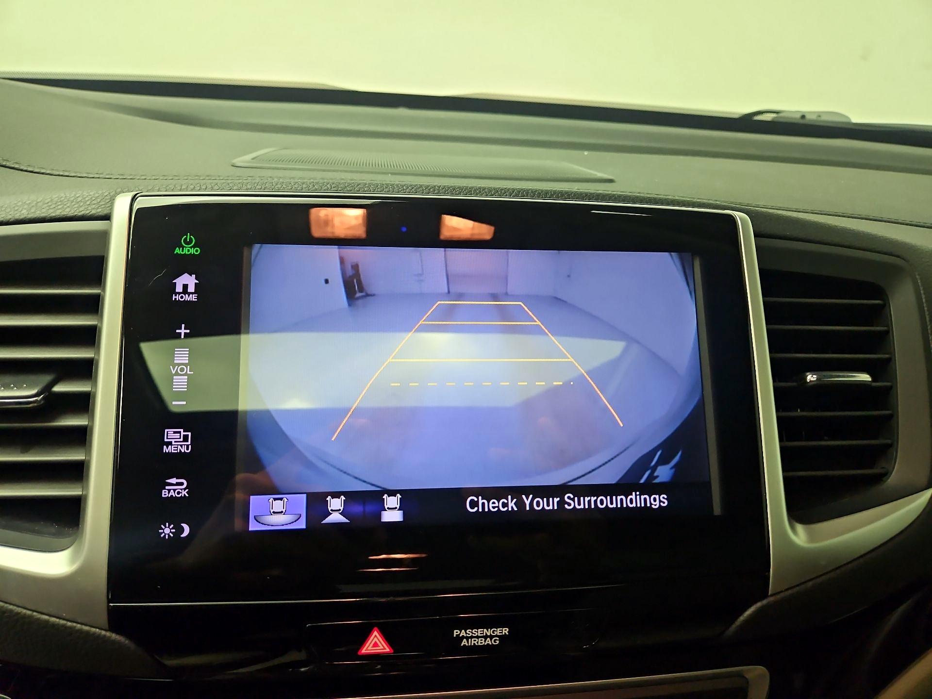 Thumbnail: 2016 Honda Pilot - 15