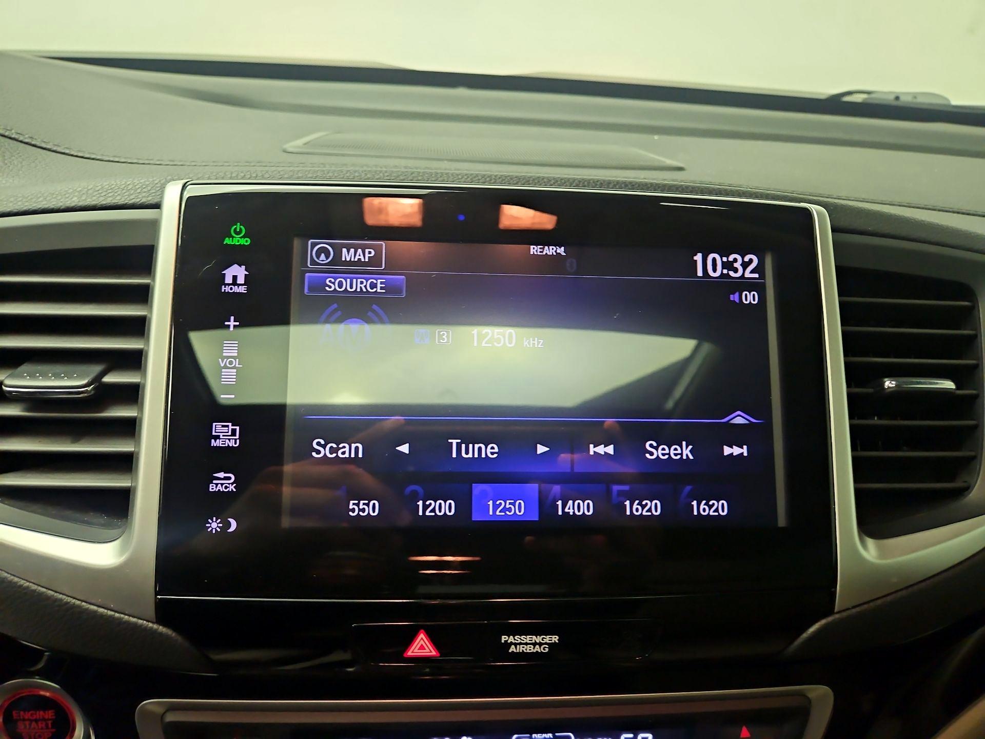 Thumbnail: 2016 Honda Pilot - 16