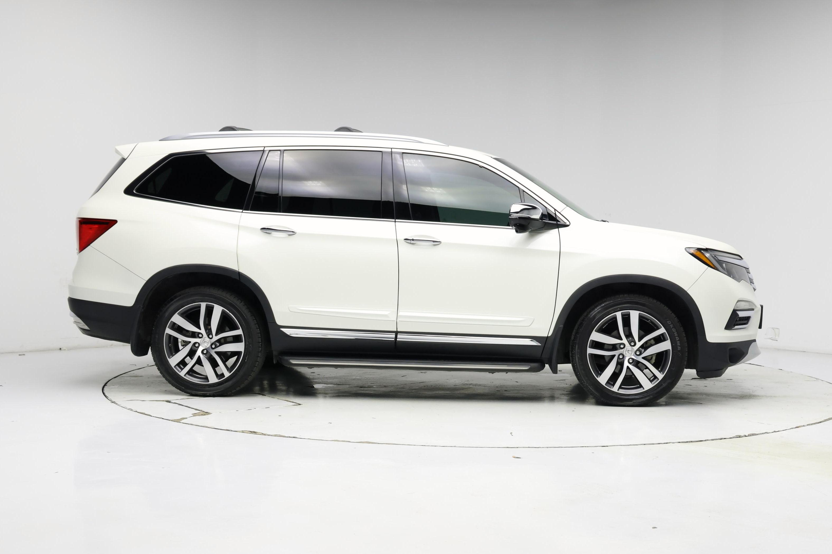 Thumbnail: 2016 Honda Pilot - 7