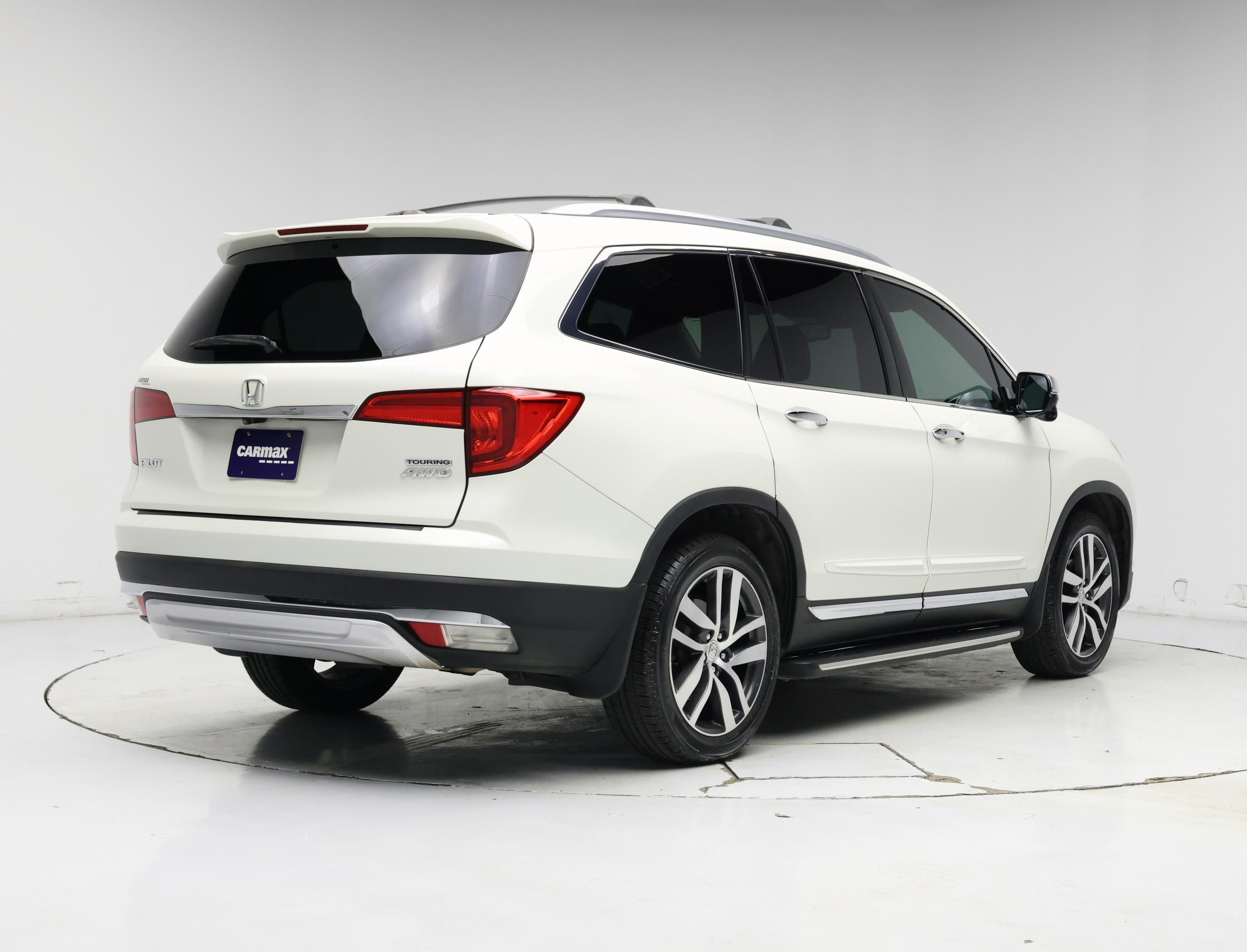 Thumbnail: 2016 Honda Pilot - 8