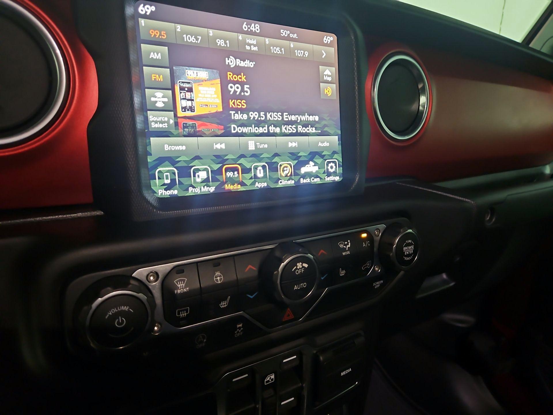 Thumbnail: 2021 Jeep Gladiator - 16