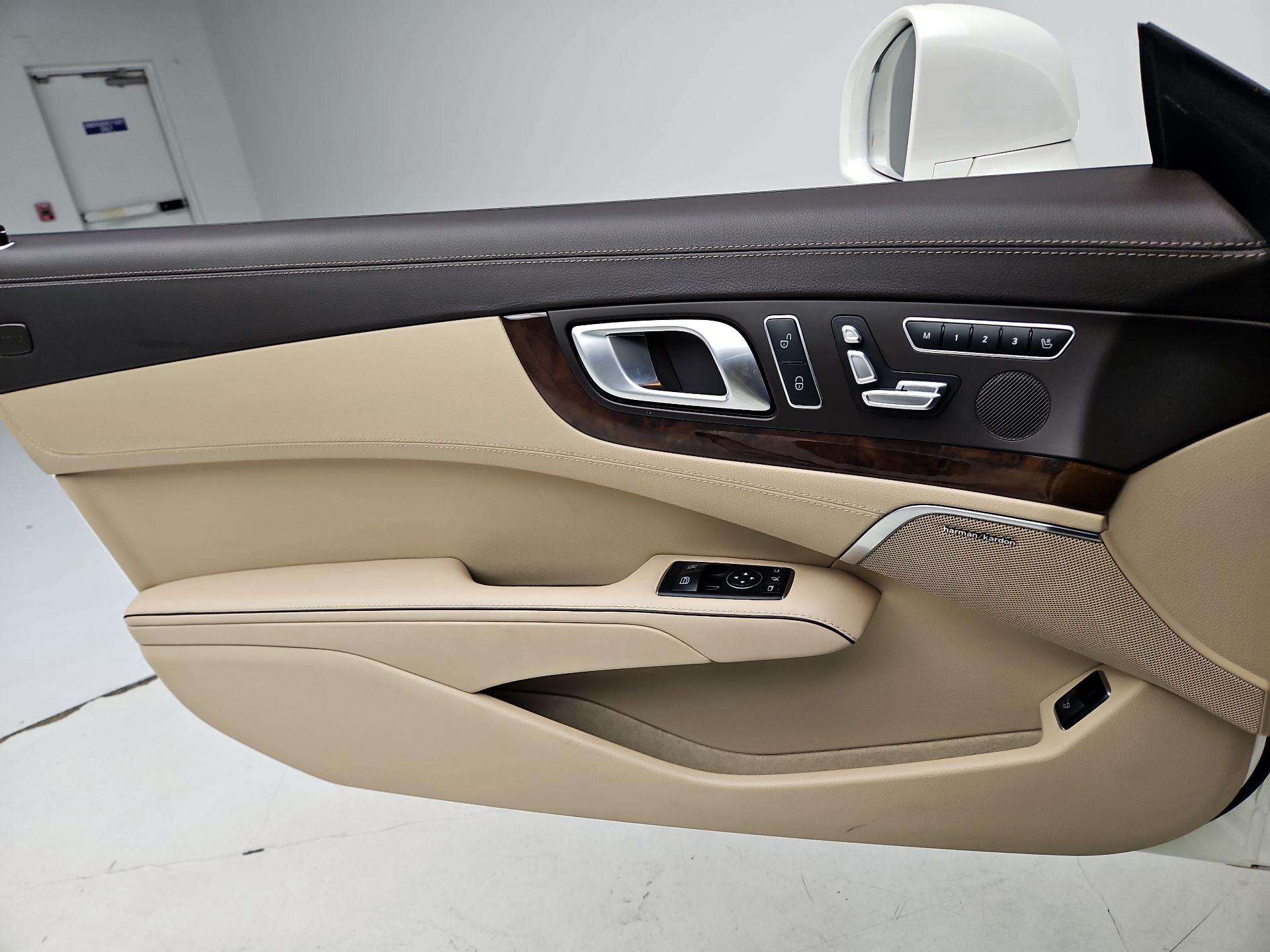 Thumbnail: 2015 Mercedes-Benz SL-Class - 12