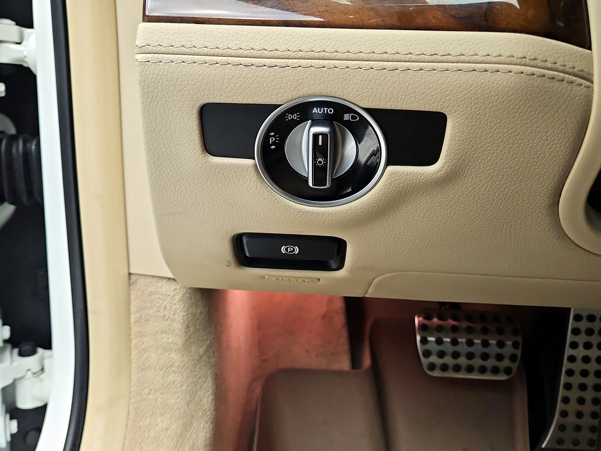 Thumbnail: 2015 Mercedes-Benz SL-Class - 13